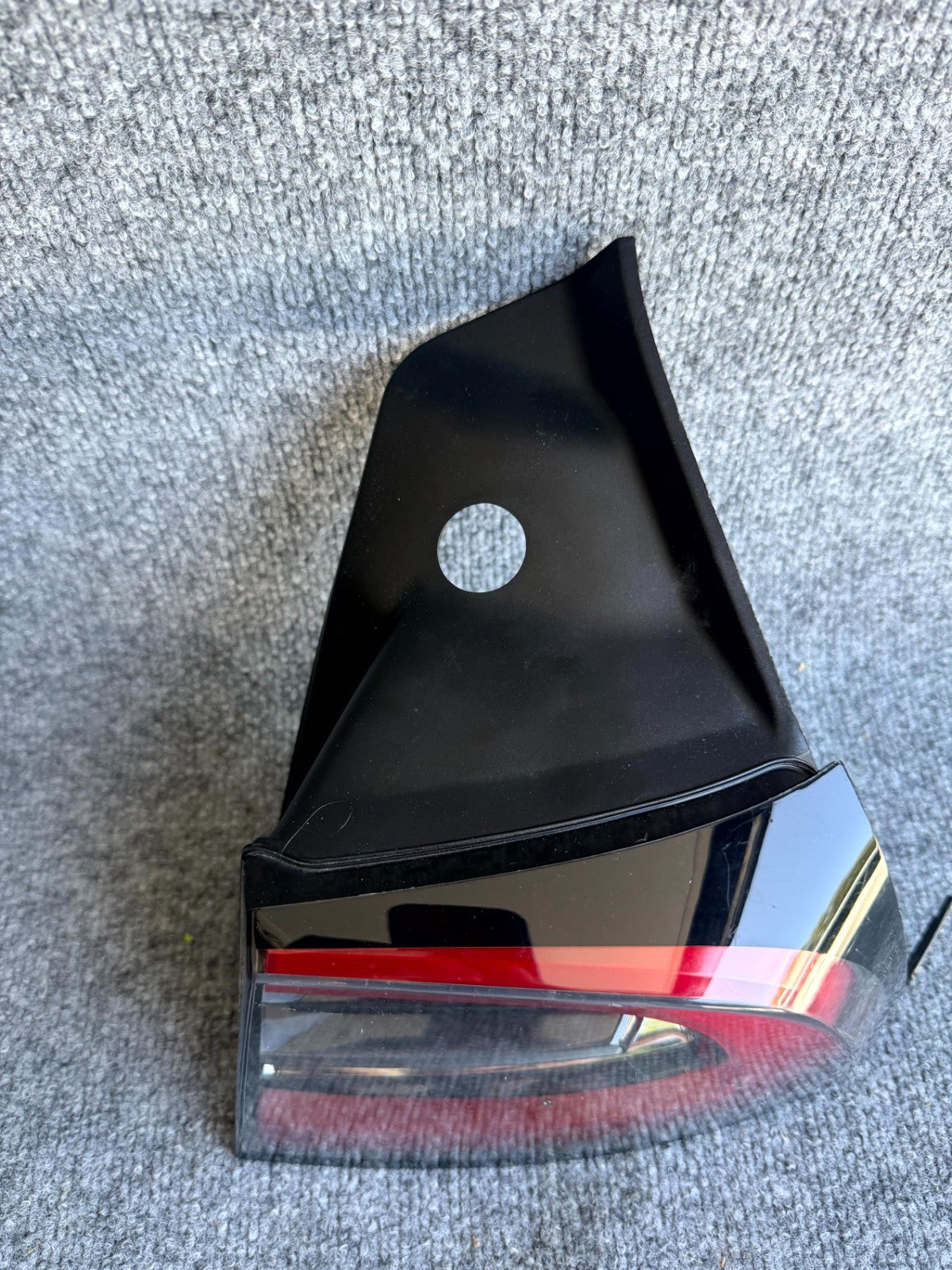 2017-2023 TESLA MODEL 3 REAR RIGHT SIDE TAIL LIGHT LAMP OEM, 1502087-00-D