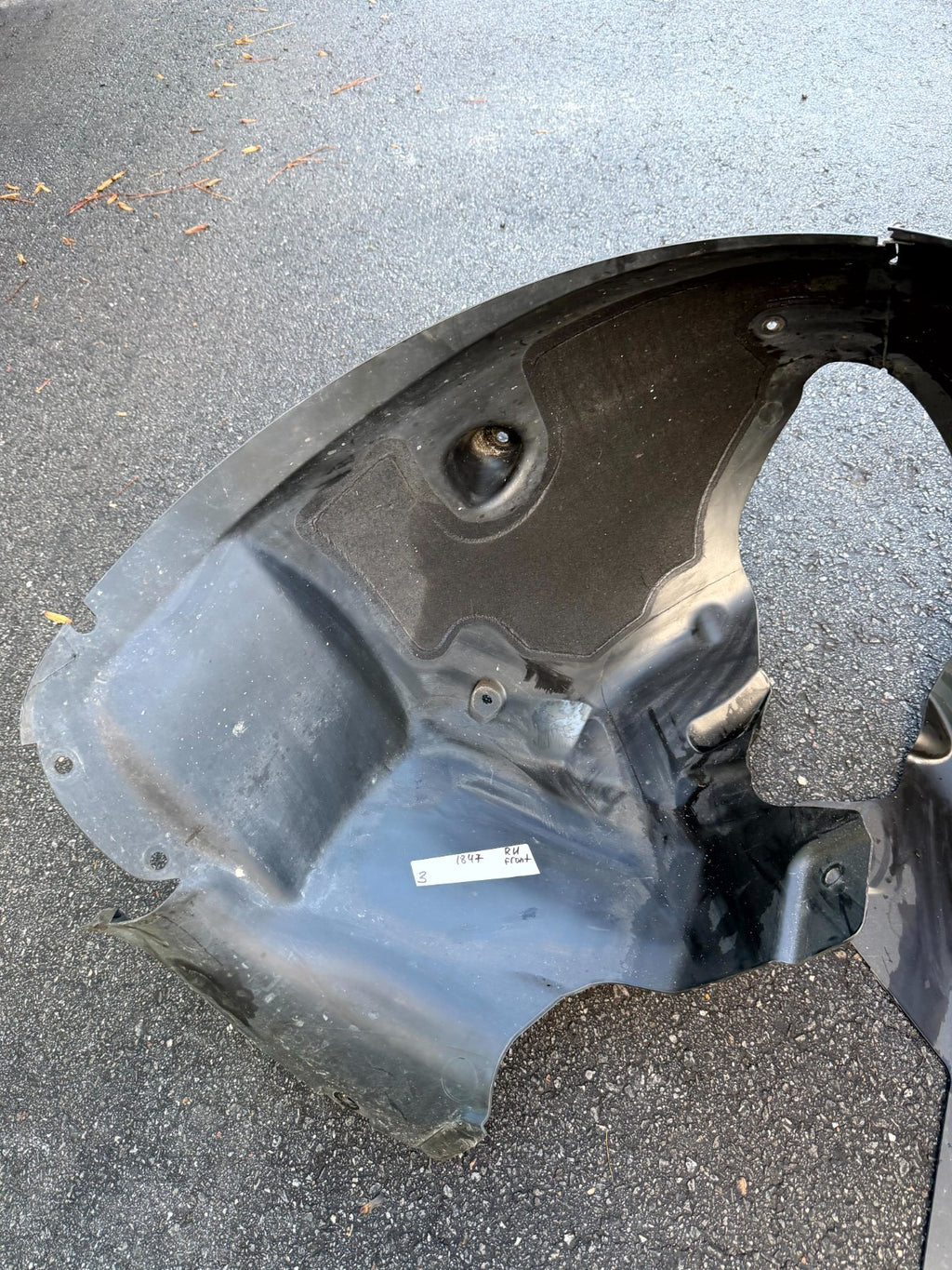 ♦️2017-2023 TESLA MODEL 3 FRONT RIGHT WHEEL FENDER SPLASH SHIELD OEM, 1081582-00