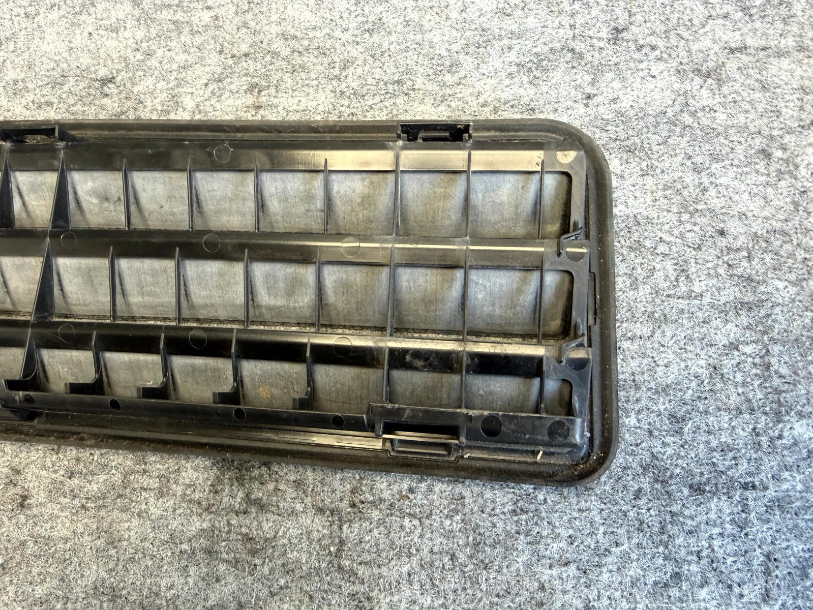 ♦️2017-2023 TESLA MODEL 3 AIR EXTRACTOR CABIN VENT GRILLE OEM, 1098751-00-C