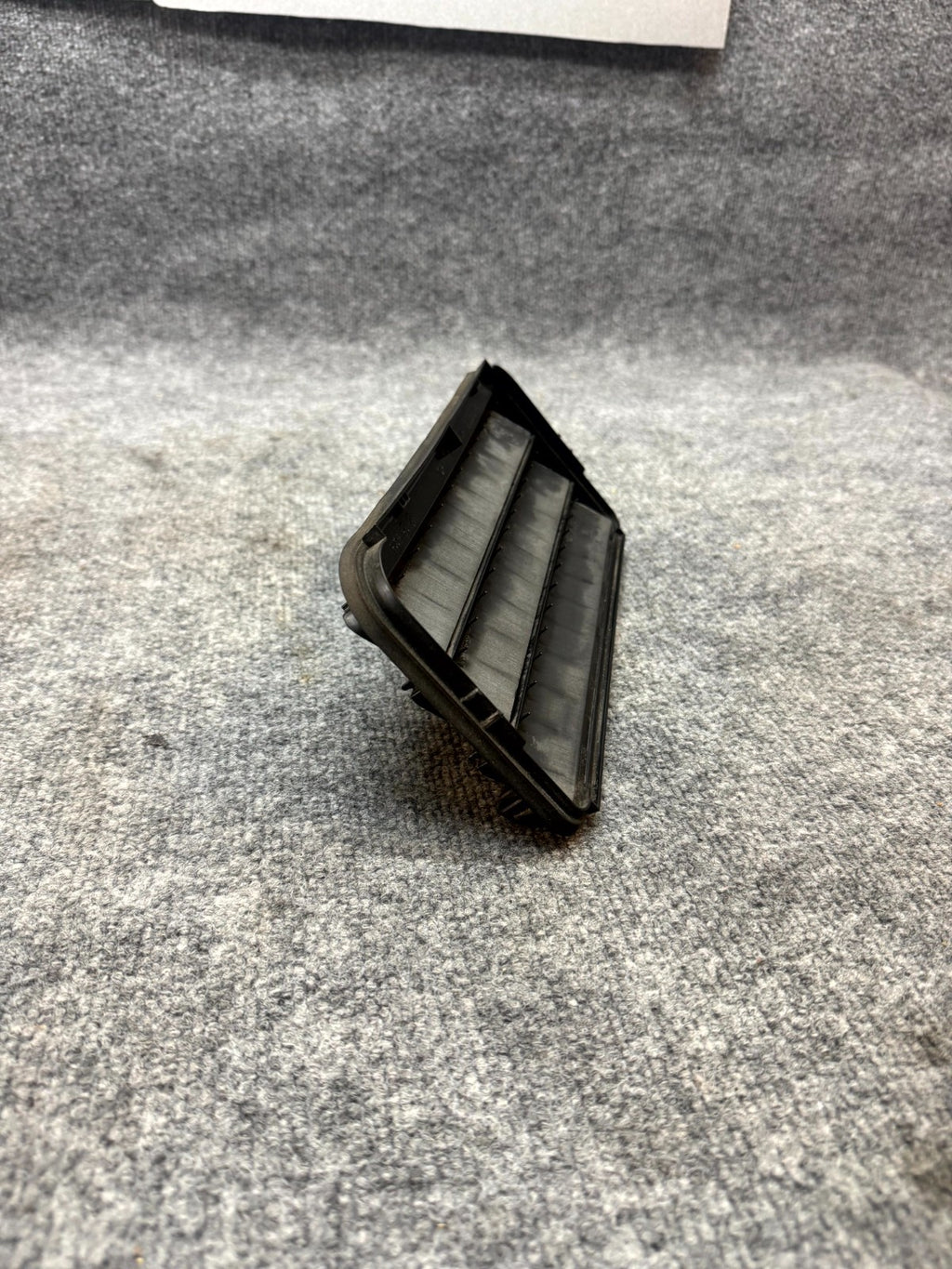 2017-2023 TESLA MODEL 3 REAR RH/LH SIDE QUARTER AIR VENT GRILLE OEM,1098751-00-C