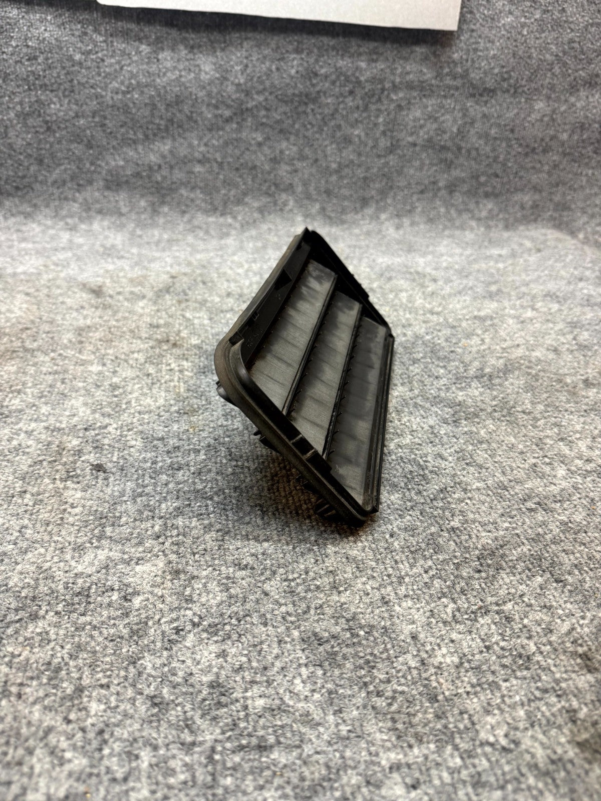 2017-2023 TESLA MODEL 3 REAR RH/LH SIDE QUARTER AIR VENT GRILLE OEM,1098751-00-C