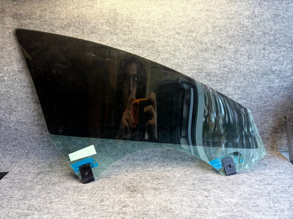 ♦️2017 - 2020 TESLA MODEL 3 FRONT LEFT SIDE DOOR WINDOW GLASS OEM, 1568570-00-B