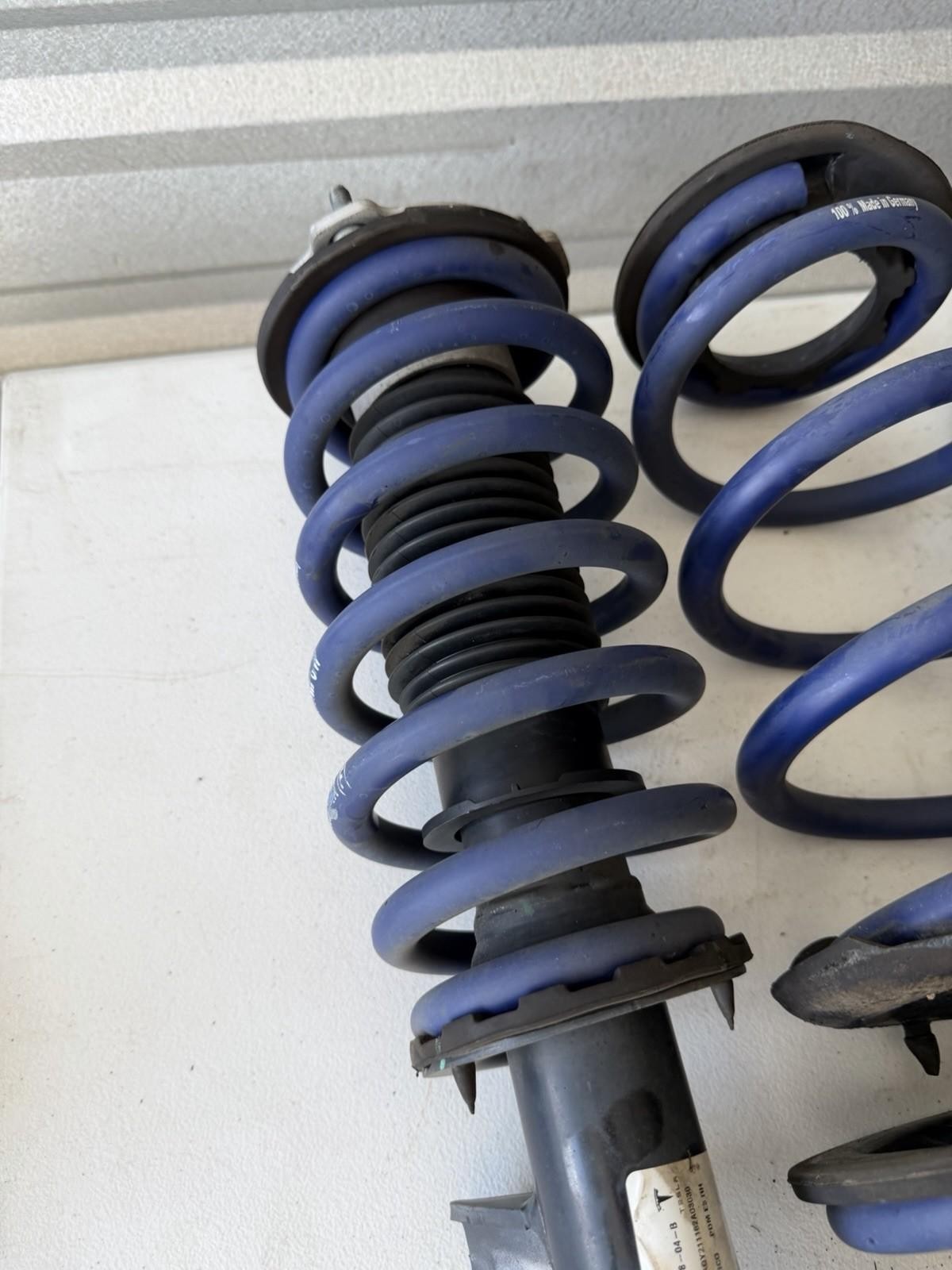 ♦️17-23 TESLA MODEL 3 FRONT RIGHT & LEFT SHOCK ABSORBER W/ SPRING OEM 118836800F