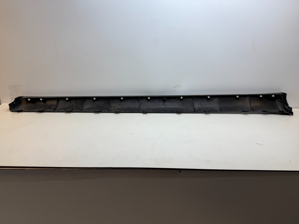 2020-24 TESLA MODEL Y RIGHT SIDE ROCKER MOLDING COVER PANEL 1497744-00-B