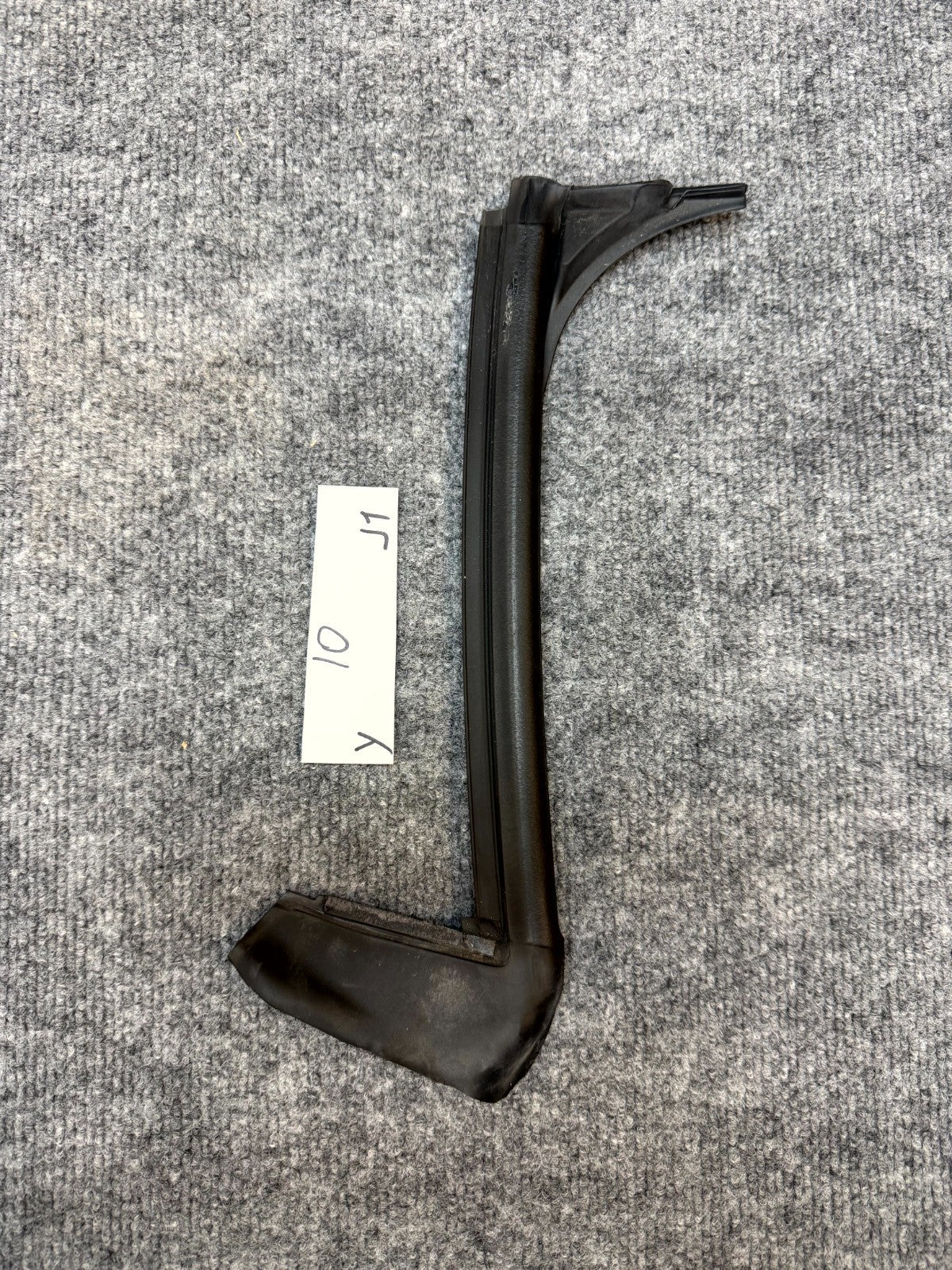 2020-2024 TESLA MODEL Y REAR RIGHT SIDE DOOR SEAL WEATHERSTRIP OEM, 1497714-00-D