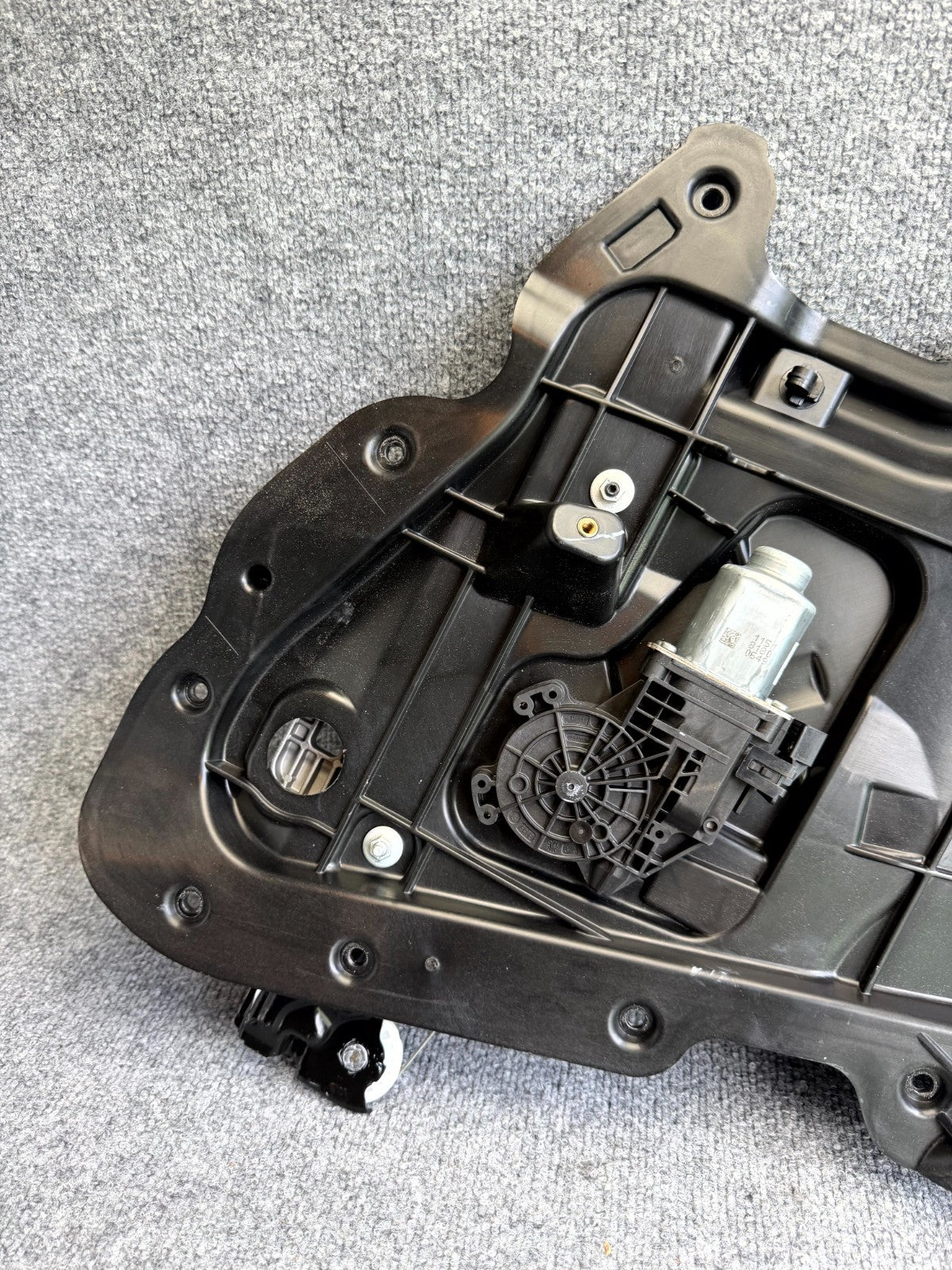 2017-2023 TESLA MODEL 3 REAR RIGHT DOOR WINDOW REGULATOR MOTOR OEM, 1096623-99-H