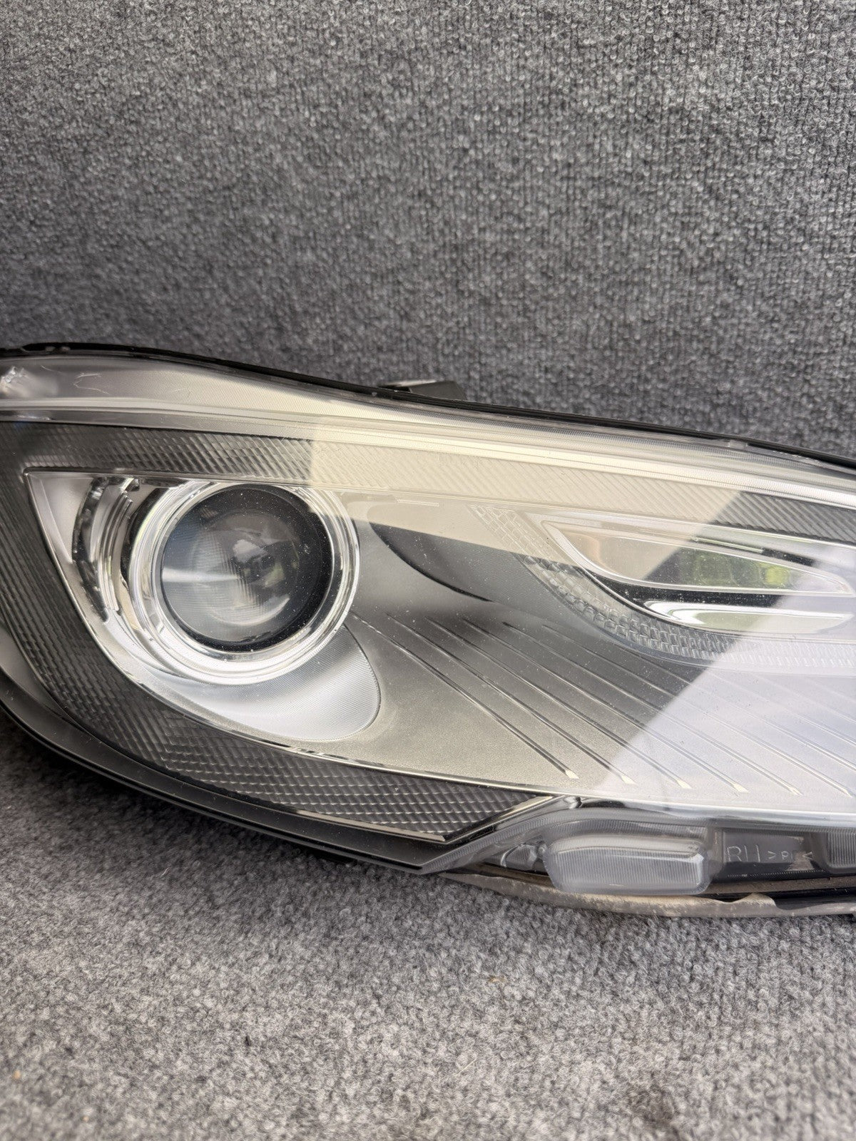 OEM 2012-2016 Tesla Model S HID Complete Right Passenger Headlight 6005907-00-D