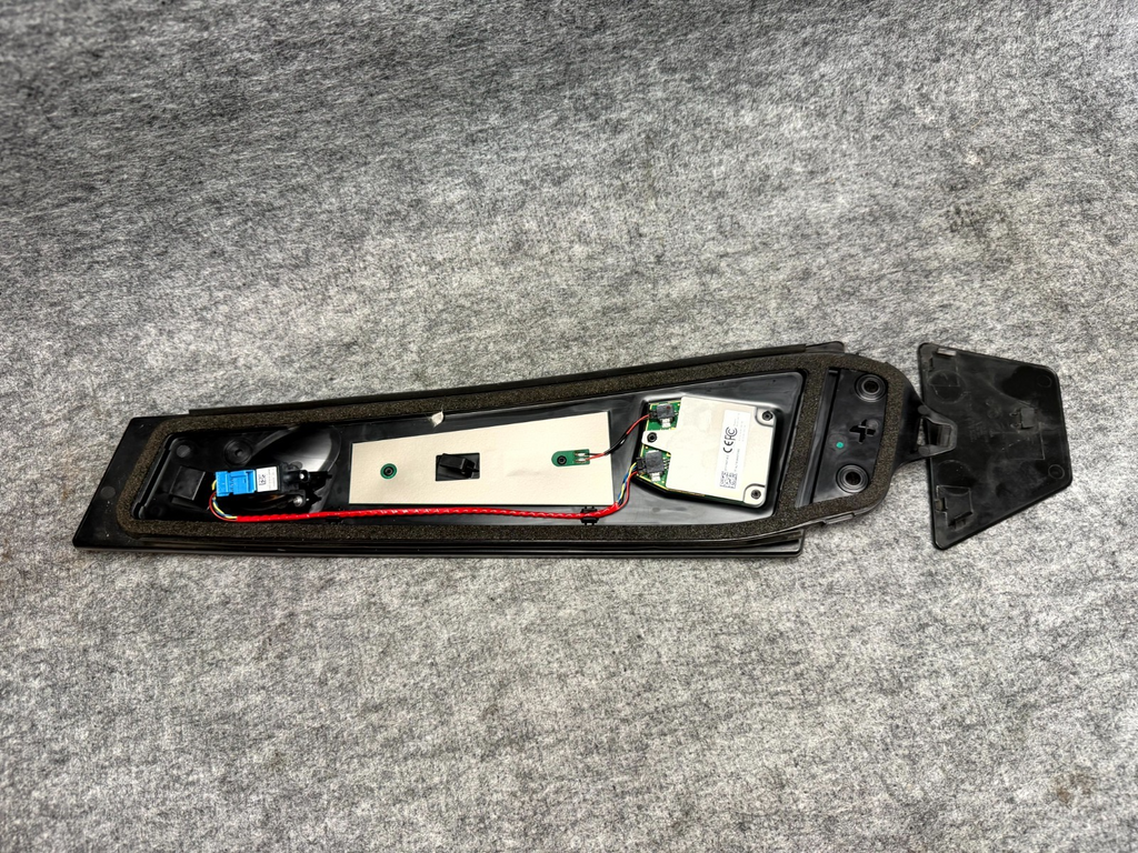 ♦️17-23 TESLA MODEL 3 LEFT B-PILLAR APPLIQUE TRIM W/ CAMERA OEM, 1109253-00-G