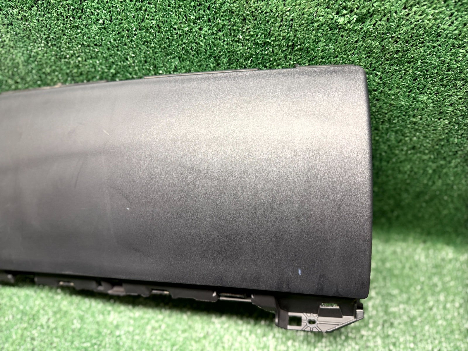 ♦️2017 - 2023 TESLA MODEL Y/3 DASHBOARD GLOVE BOX LID OEM, 1083331-00-A