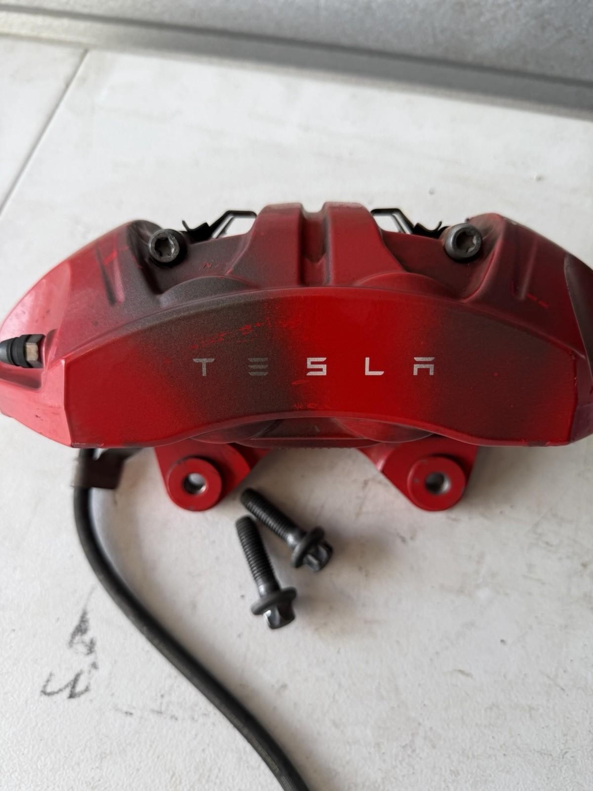 ♦️2017 - 2023 TESLA MODEL 3 FRONT LEFT SIDE BRAKE CALLIPER RED OEM, 1044641-00-F