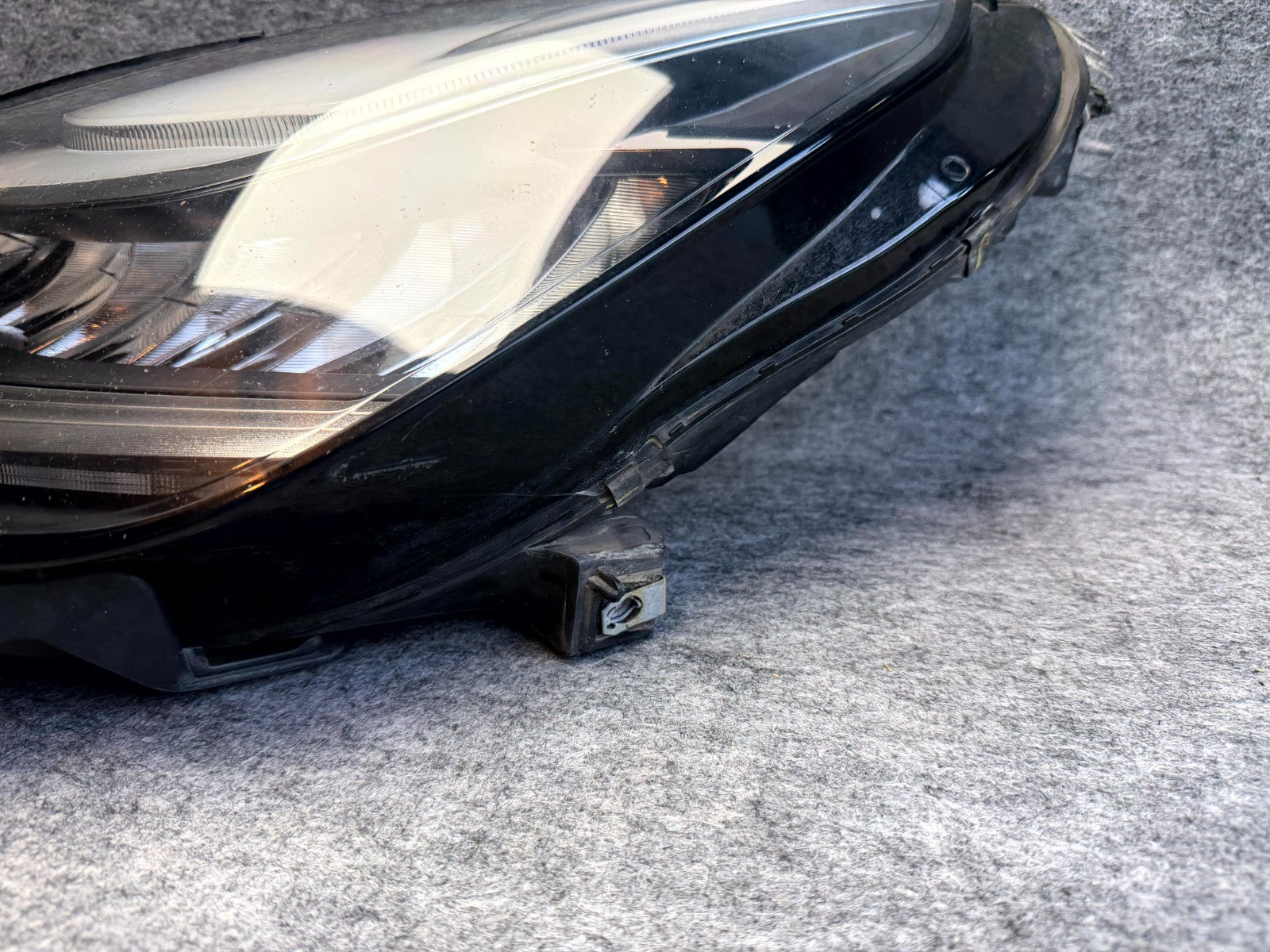 ♦️2017-2023 TESLA MODEL 3 FRONT LEFT SIDE HEADLIGHT ASSEMBLY OEM, 1077371-00-K