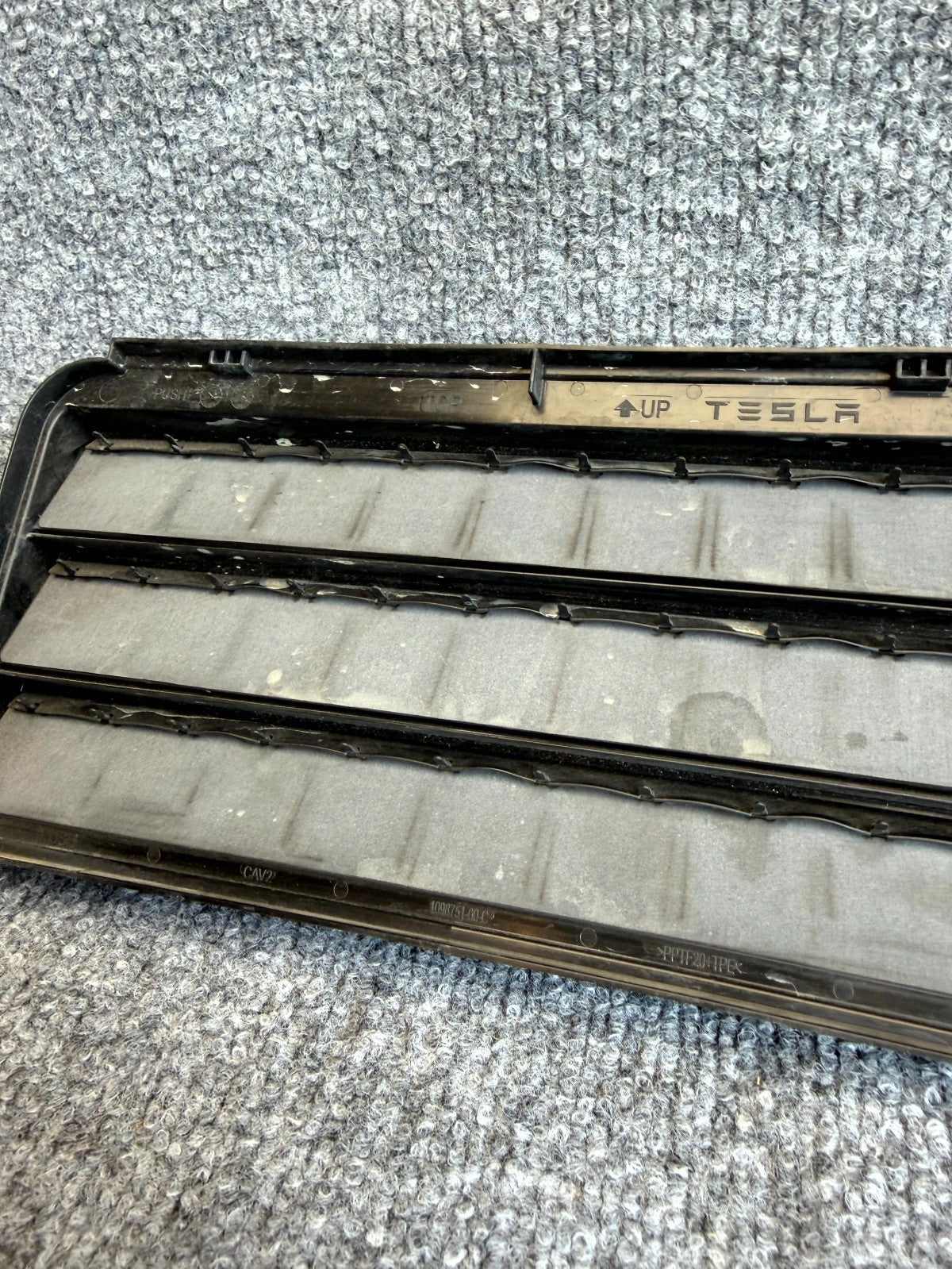 2017 - 2023 TESLA MODEL 3 AIR EXTRACTOR CABIN VENT GRILLE OEM, 1098751-00-C