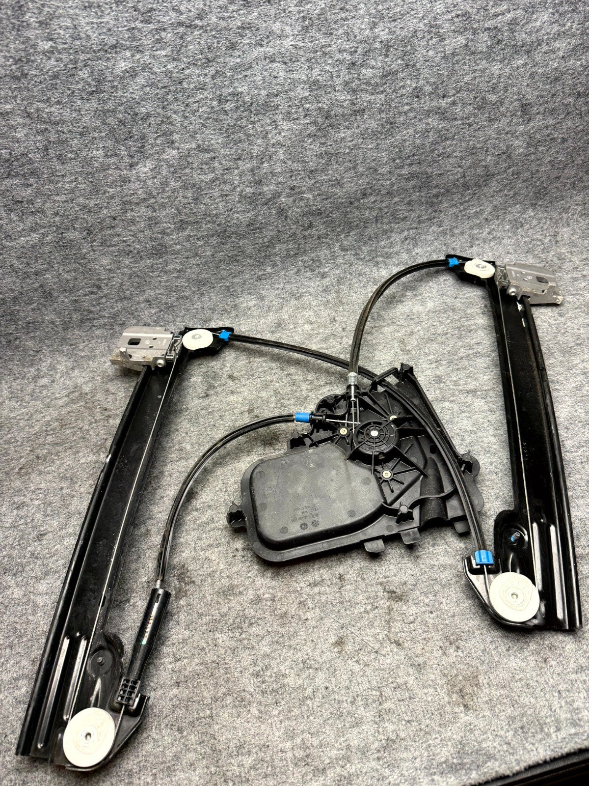 ♦️2017-2023 TESLA MODEL 3 FRONT LEFT WINDOW REGULATOR W/ MOTOR OEM, 1096620-99-H