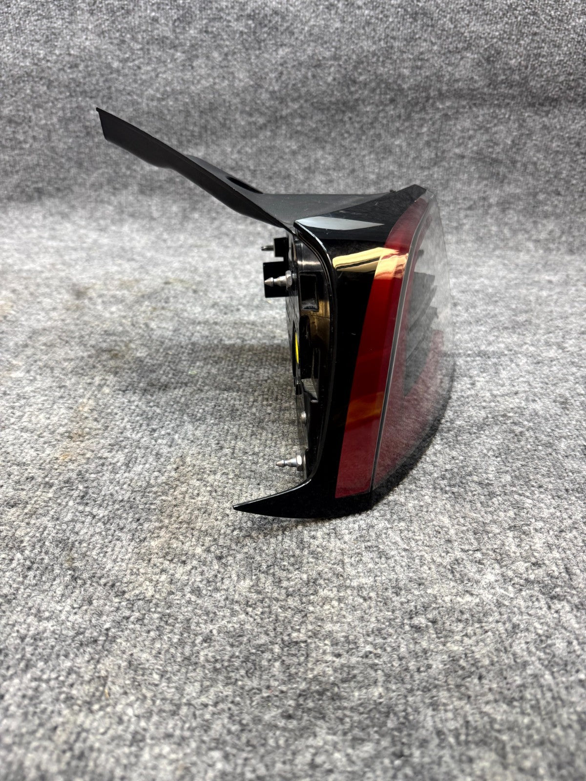 2020 - 2024 TESLA MODEL Y REAR LEFT SIDE INNER TAILLIGHT LAMP OEM, 1502086-00-D