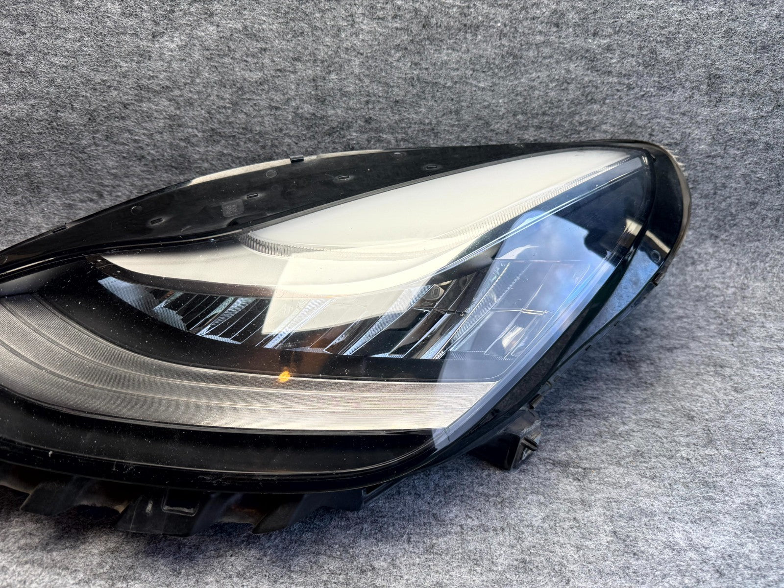 ♦️2017-2023 TESLA MODEL 3 FRONT LEFT SIDE HEADLIGHT ASSEMBLY OEM, 1077371-00-K