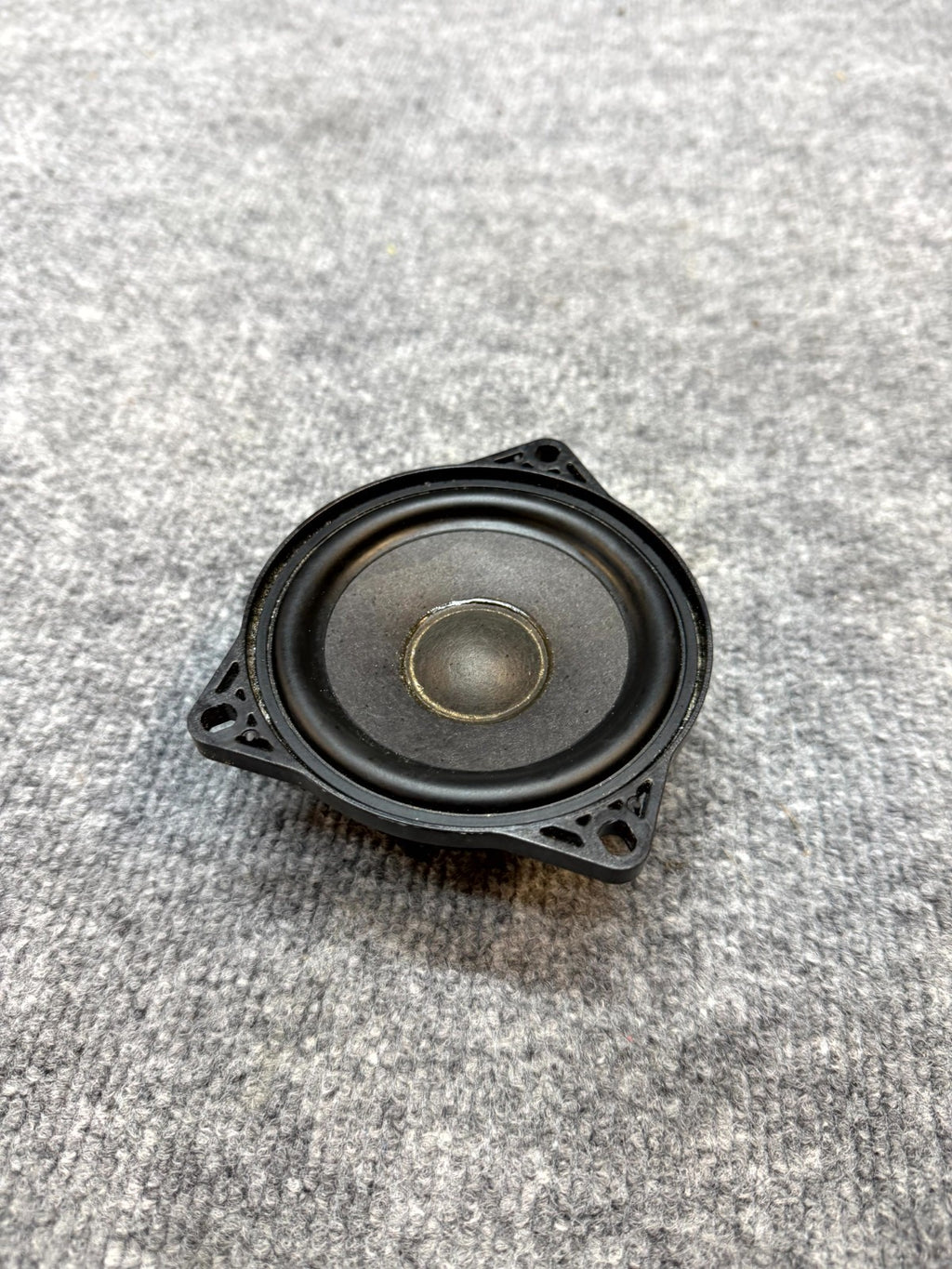2020 - 2024 TESLA MODEL Y INSTRUMENT PANEL DASH SPEAKER OEM, 1079742-00-A