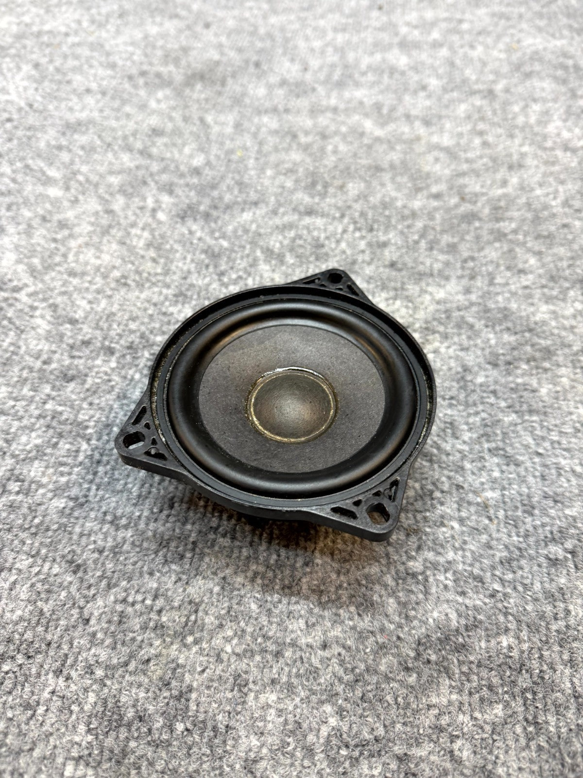 2020 - 2024 TESLA MODEL Y INSTRUMENT PANEL DASH SPEAKER OEM, 1079742-00-A