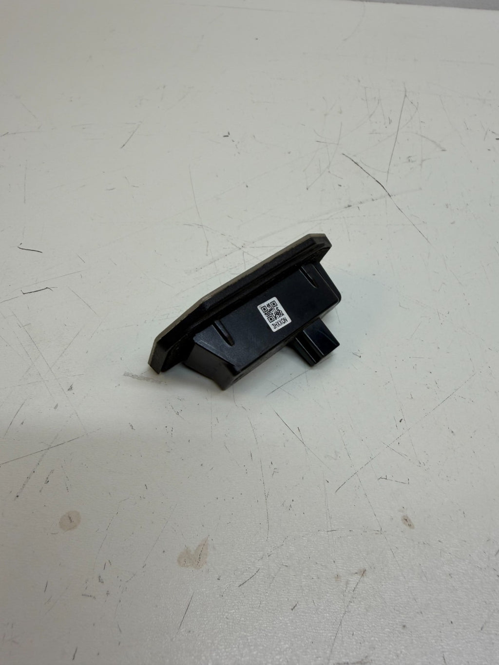 2017-2023 Tesla Model Y Rear Left or Right License Plate Light Lamp 1713282-00-A