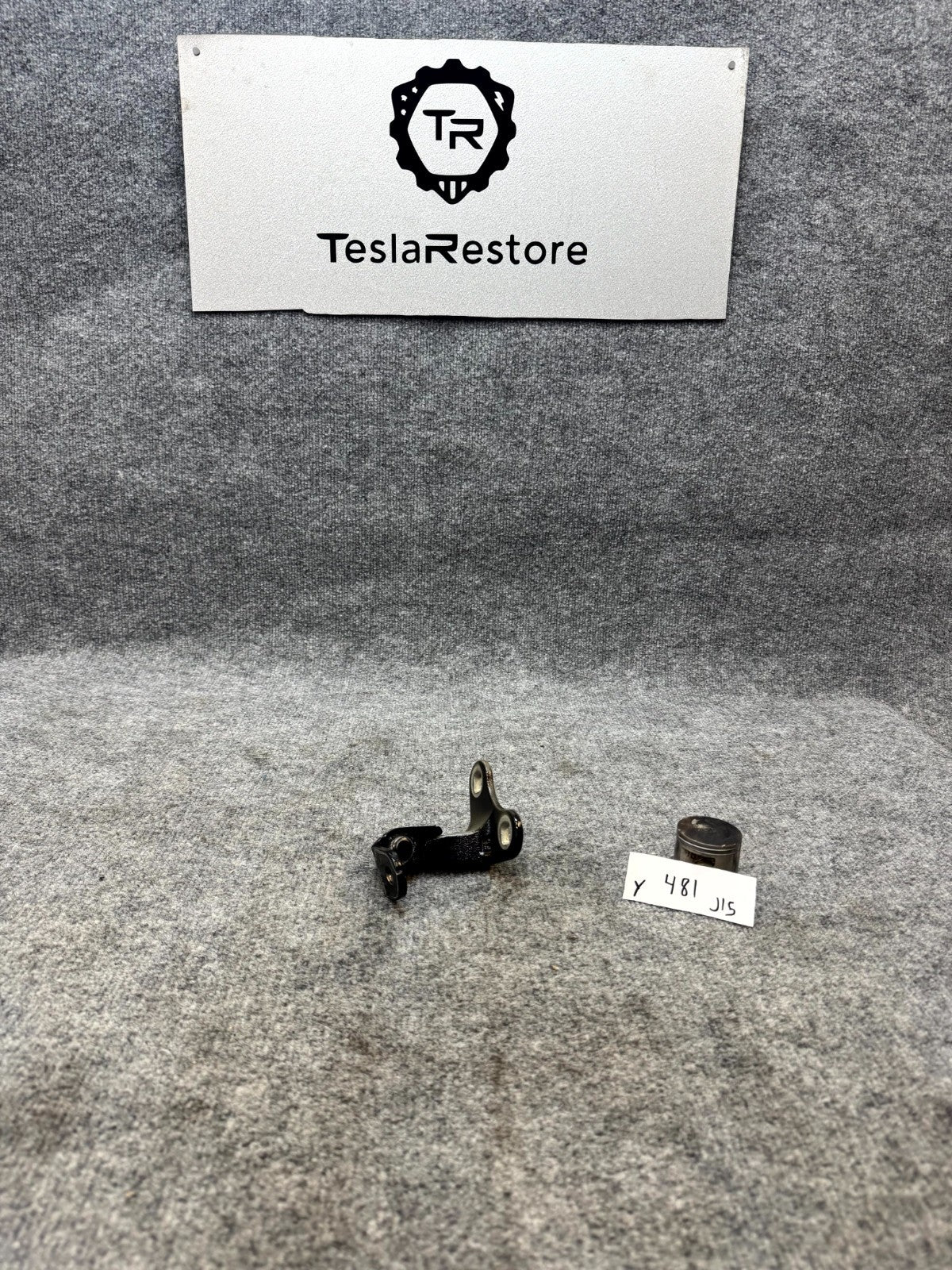 2020 - 2024 TESLA MODEL Y FRONT LEFT SIDE UPPER DOOR HINGE OEM, 1626073-00-C