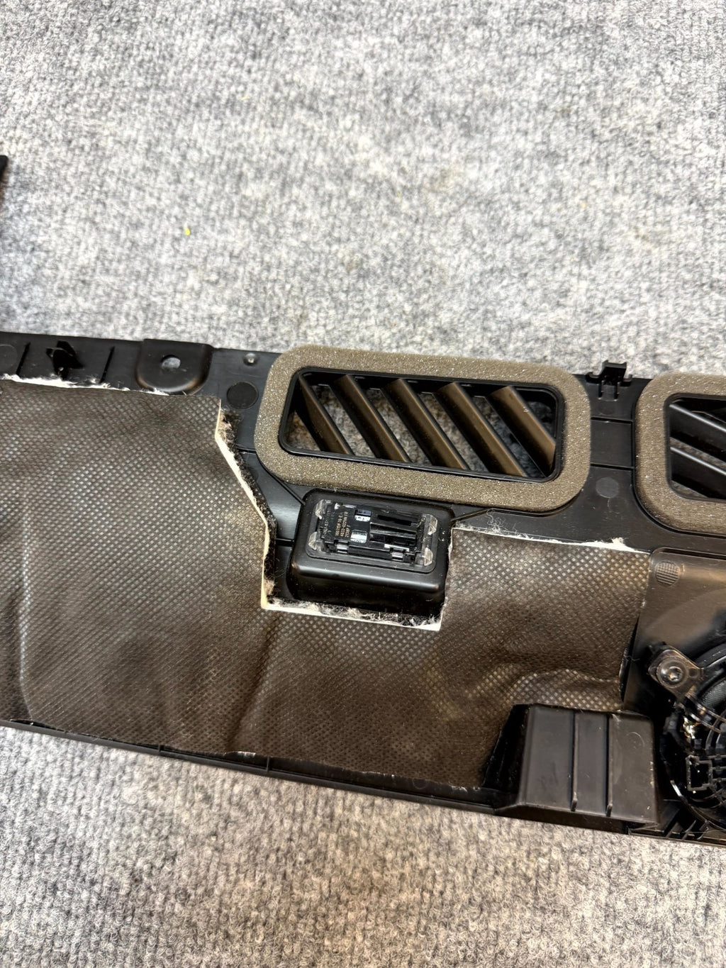 2020-2024 TESLA MODEL Y FRONT RIGHT UNDER DASH COVER TRIM PANEL OEM,1507073-00-C