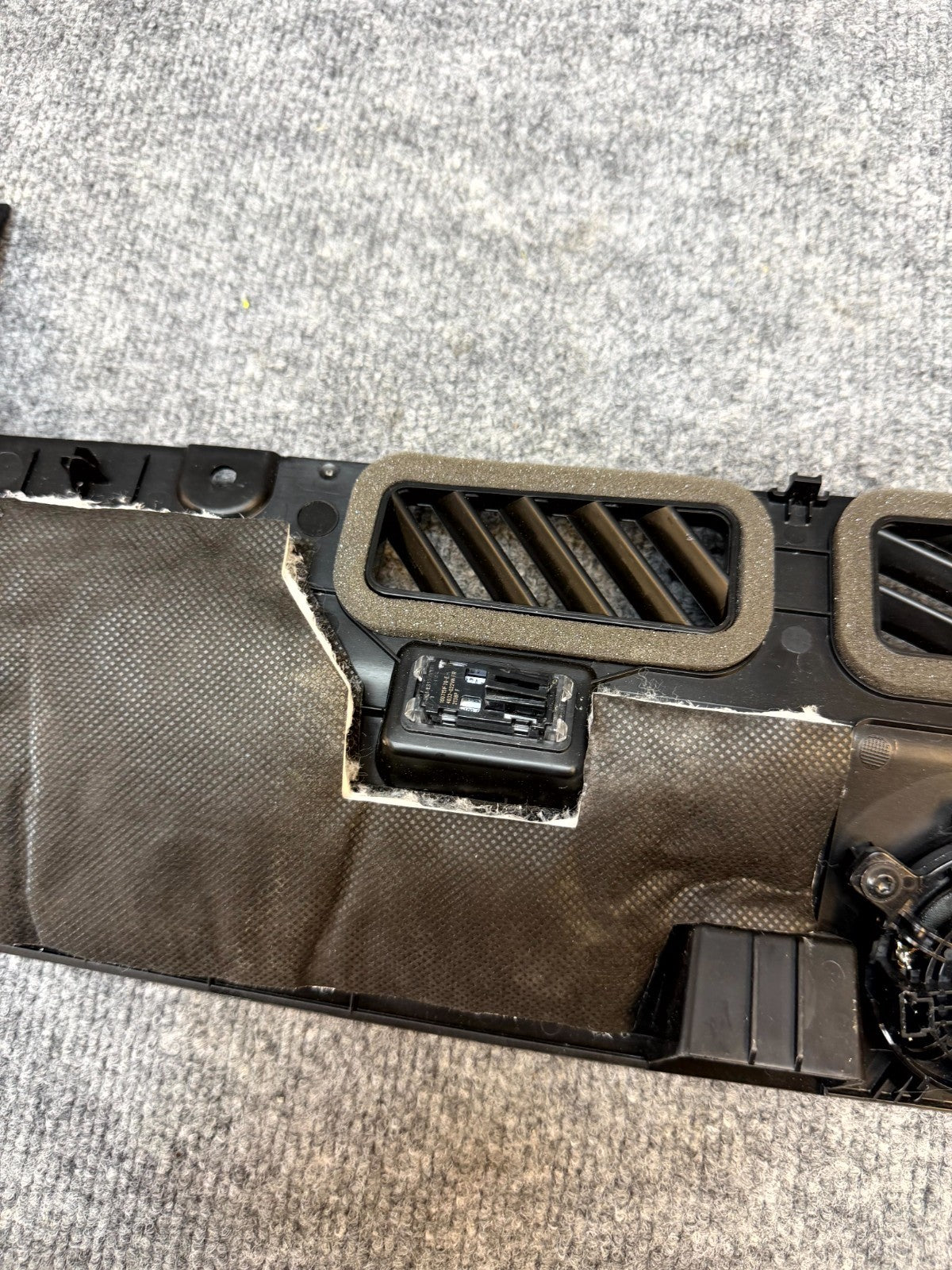 2020-2024 TESLA MODEL Y FRONT RIGHT UNDER DASH COVER TRIM PANEL OEM,1507073-00-C