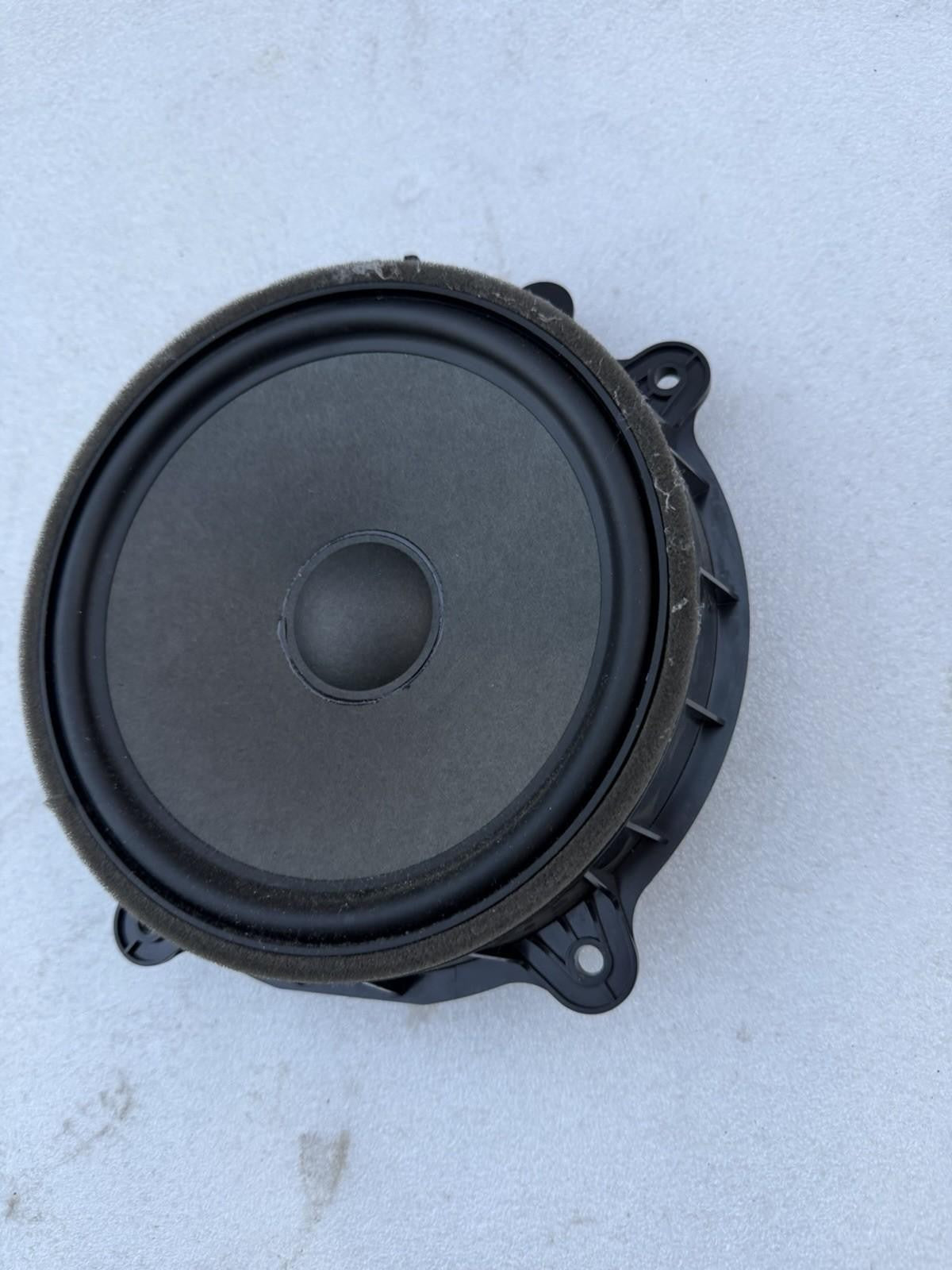 ♦️17-25 TESLA MODEL 3 M3 FRONT DOOR AUDIO WOOFER SPEAKER 200MM OEM, 1079744-00-E