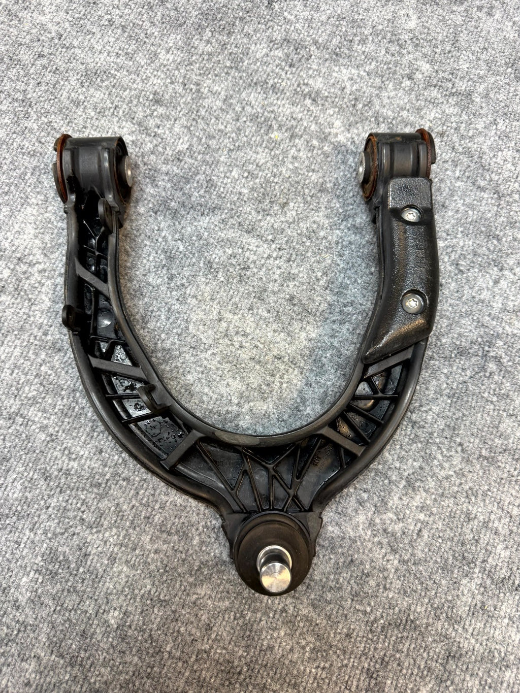 2020 - 2024 TESLA MODEL Y FRONT RIGHT UPPER CONTROL ARM OEM, 1044326-00-J