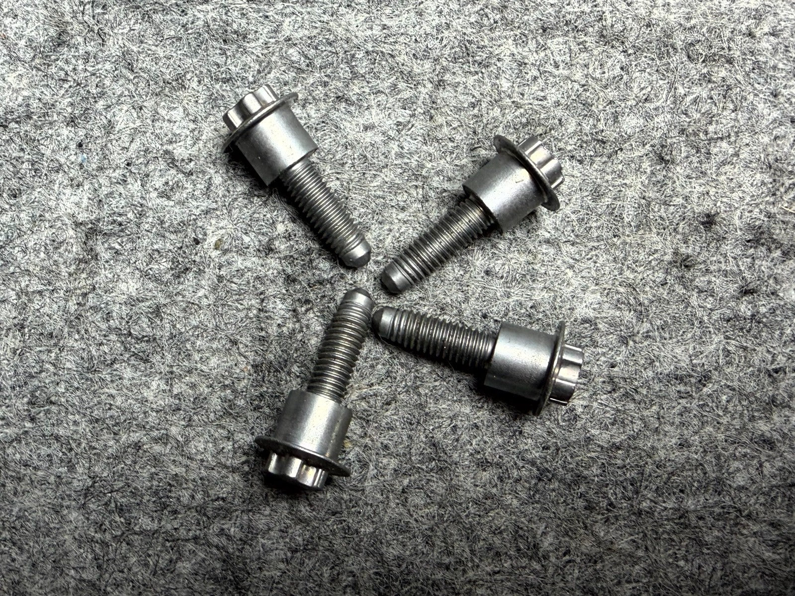 ♦️2017 - 2023 TESLA MODEL 3 EXTERNAL BATTERY BOLT NUT SET OF 4 OEM