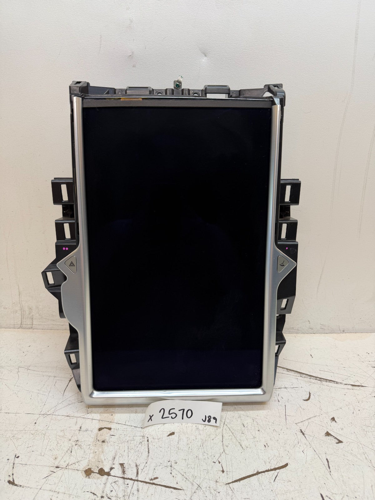 2016-2020 Tesla Model X Touch Screen Display Media Control Monitor 1045006-00-A