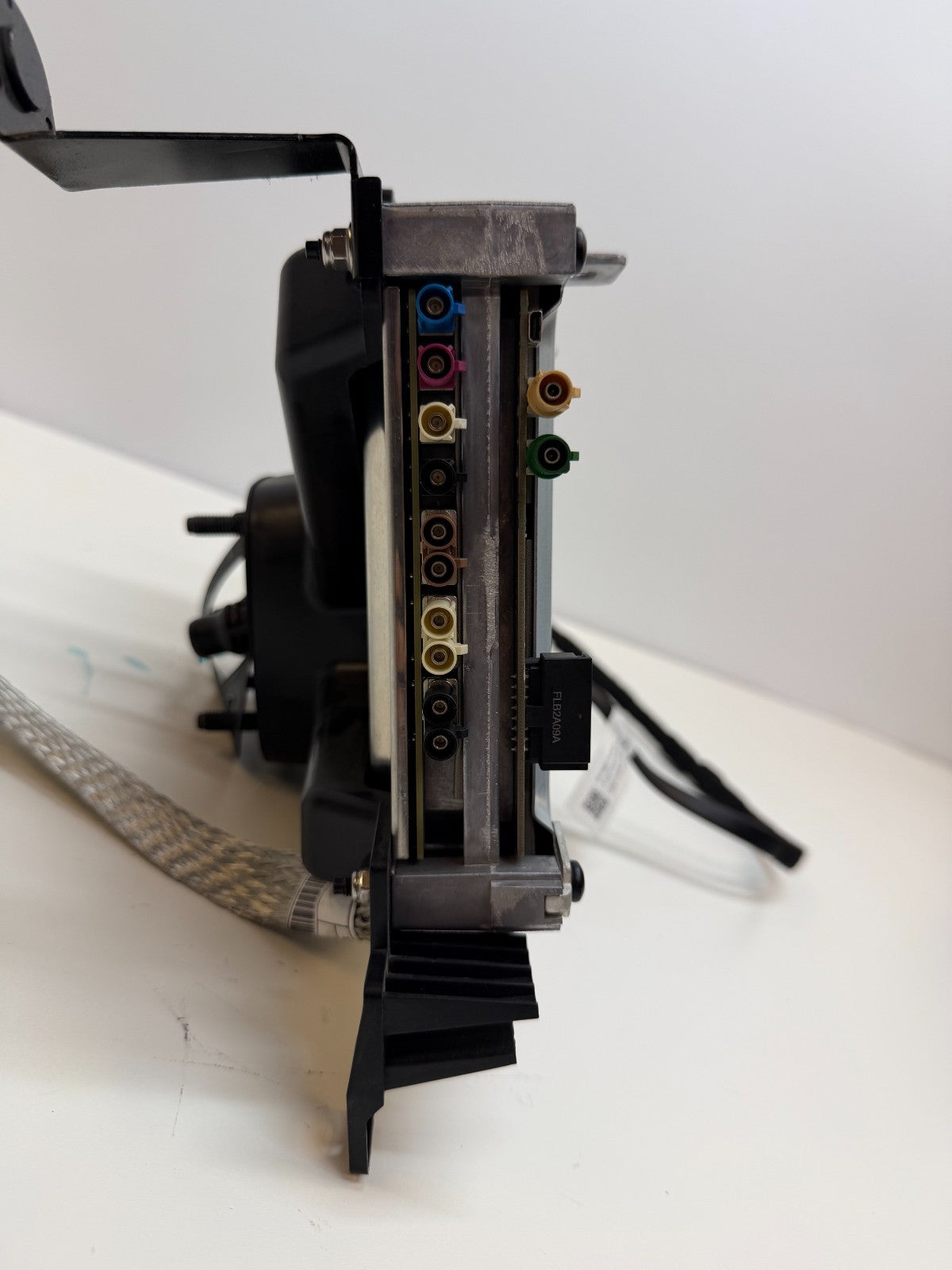 2020-2024 Tesla Model Y MCU Computer Media Control Module Unit 1775000-90-K