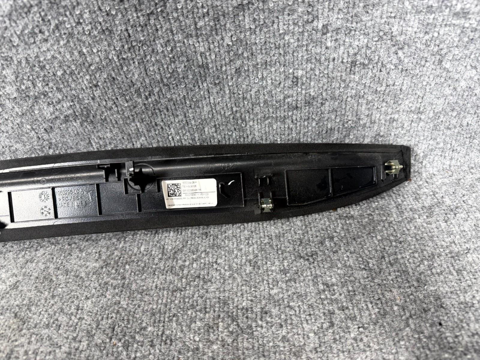 2016-2020 Tesla Model X Front Right Sun Visor Bezel Trim Cover OEM, 1050295-00-A