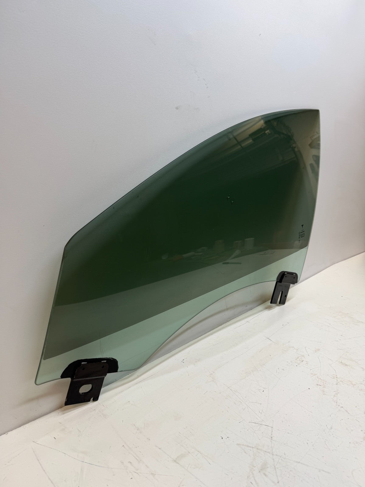 2012-2020 Tesla Model S Front LH Door Window Glass Left 43R-001074