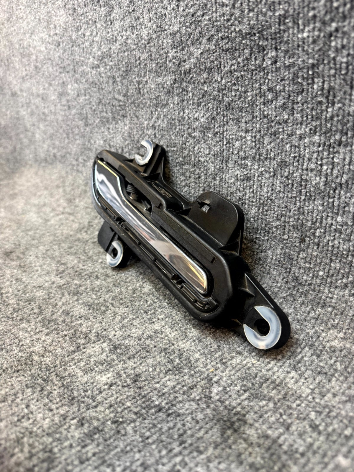 2017-2023 TESLA MODEL 3 FRONT RIGHT SIDE DOOR HANDLE OEM, 1081832-99-F