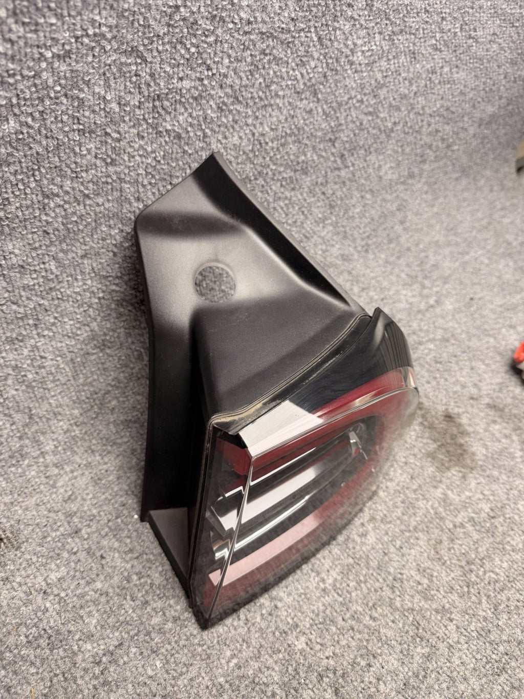 21-25 Tesla Model 3 Y Rear Right Passenger Outer LED Tail Light Lamp 4 Pin OEM