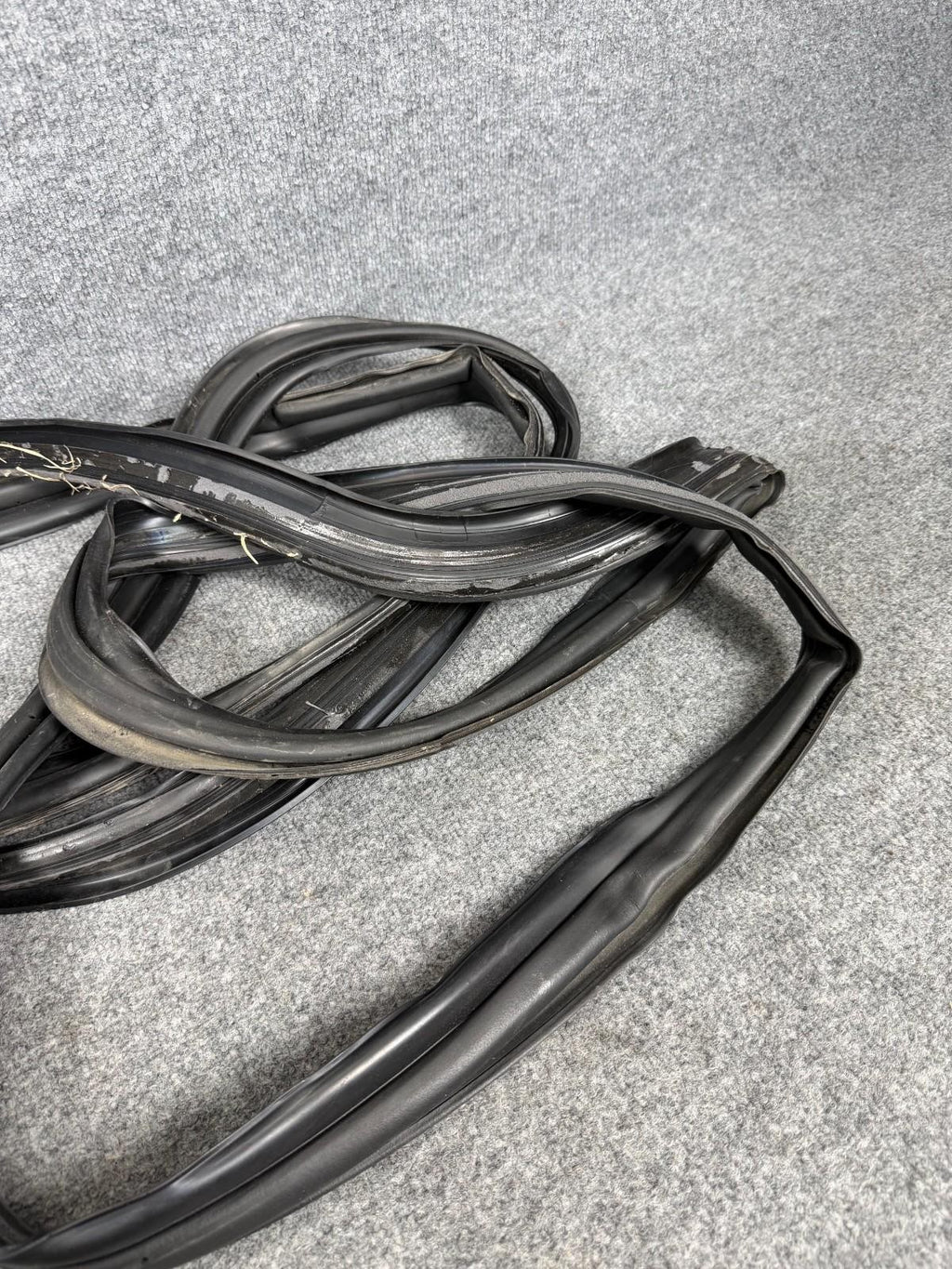 16-24 Tesla Model X Rear Left Driver Side Door Body Weatherstrip Rubber Seal OEM