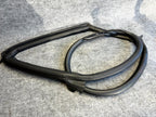 ♦️12-20 TESLA MODEL S REAR LEFT DOOR WINDOW WEATHERSTRIP SEAL OEM, 1038407-00-A