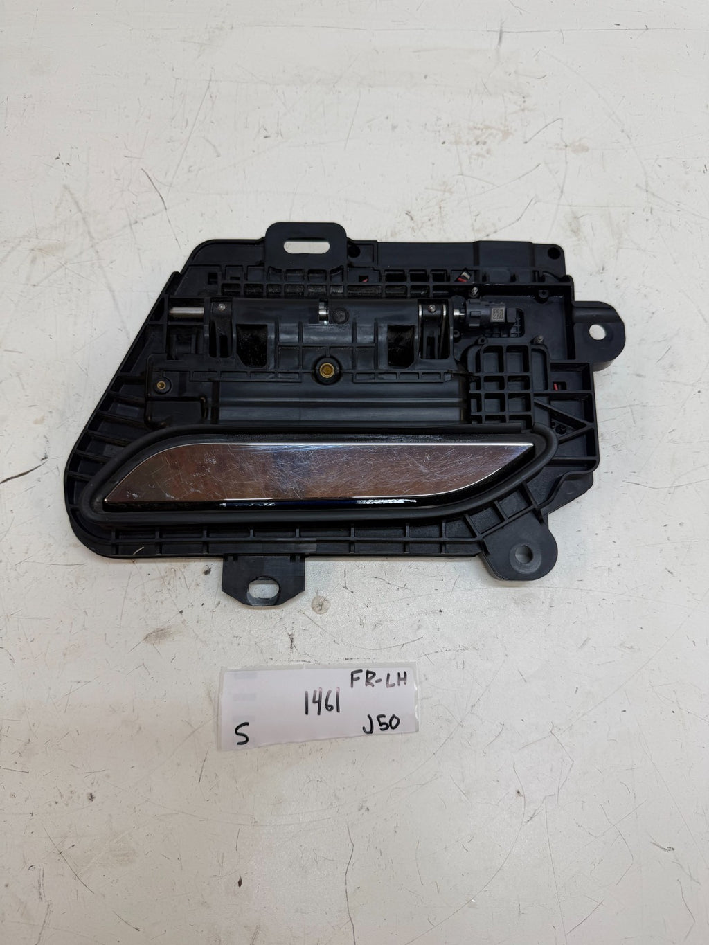 2016-2020 Tesla Model S Front Left Driver Side Exterior Door Handle 1100299-00-A