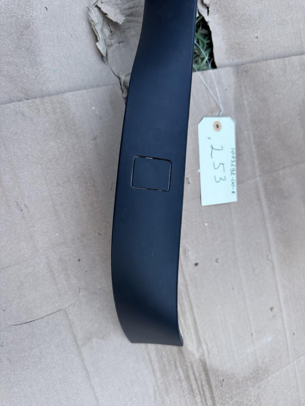 ♦️16-20 TESLA MODEL X REAR LEFT SIDE PILLAR TRIM COVER PANEL OEM, 1073292-00-E