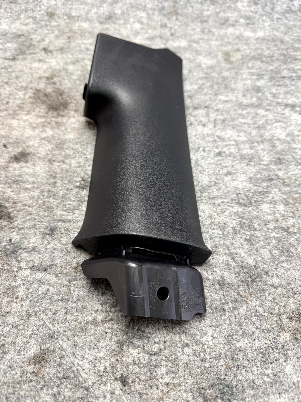 ♦️17–23 TESLA MODEL 3 REAR RIGHT SIDE C-PILLAR UPPER TRIM COVER OEM, 1086277-00H