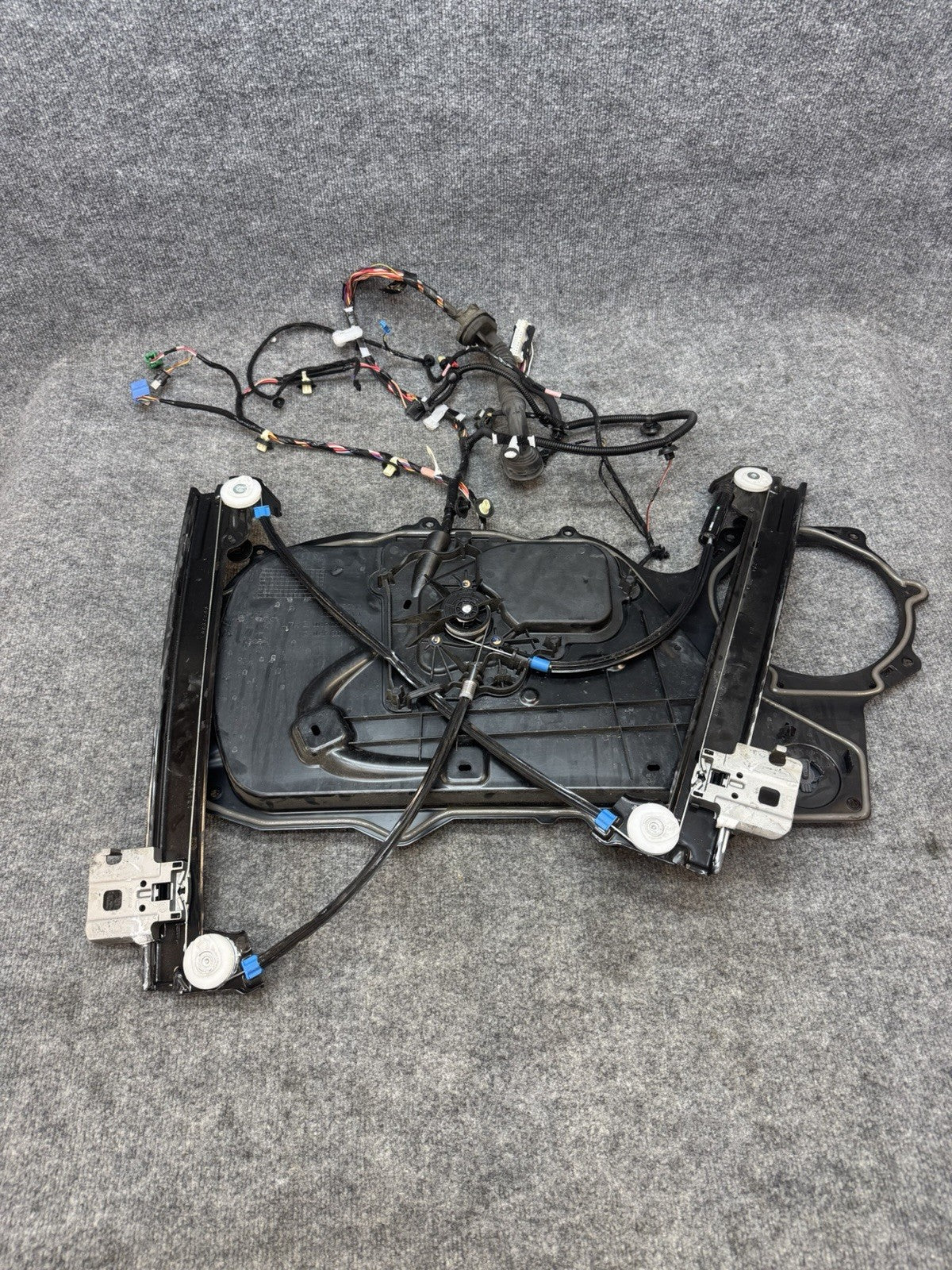 2017-2023 Tesla Model 3 Front Left Door Window Regulator & Motor 1096620-00-L