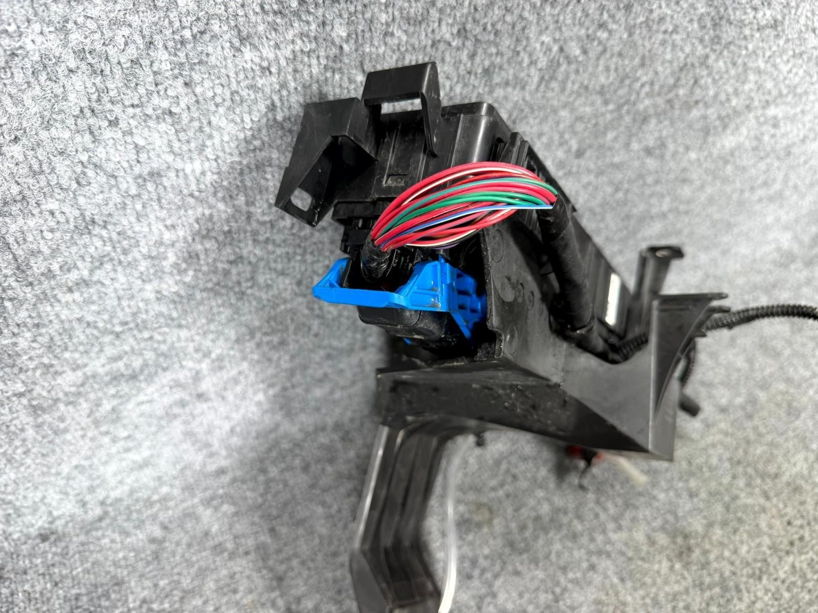 16-20 Tesla Model X Front Frunk Fuse Relay Junction Box Module OEM, 1046331-00-C