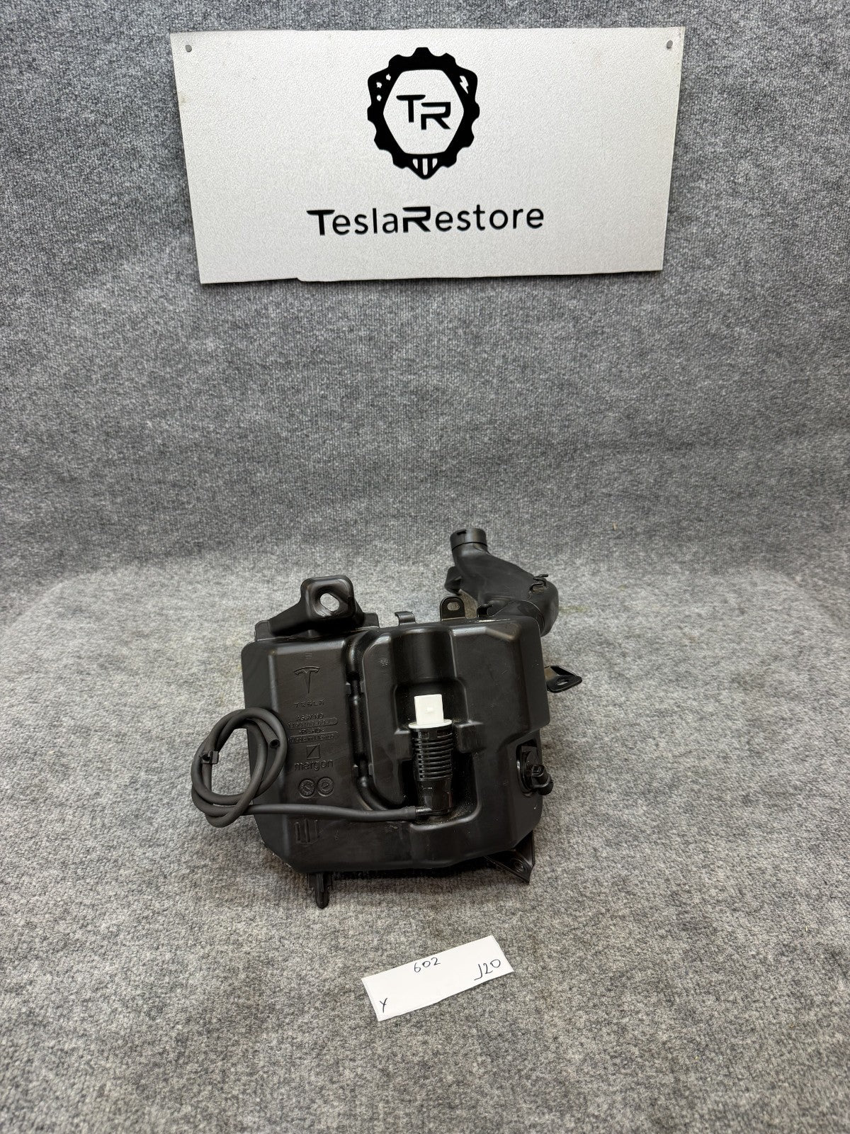 2020-2024 TESLA MODEL Y WINDSHIELD WASHER RESERVOIR BOTTLE TANK OEM,1490400-00-C
