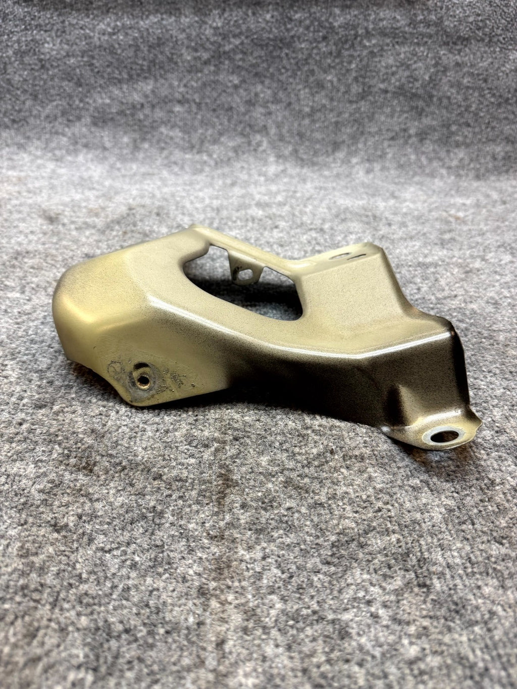 2020 - 2024 TESLA MODEL Y FRONT LEFT SIDE FENDER BRACKET OEM, 1487491-00-A
