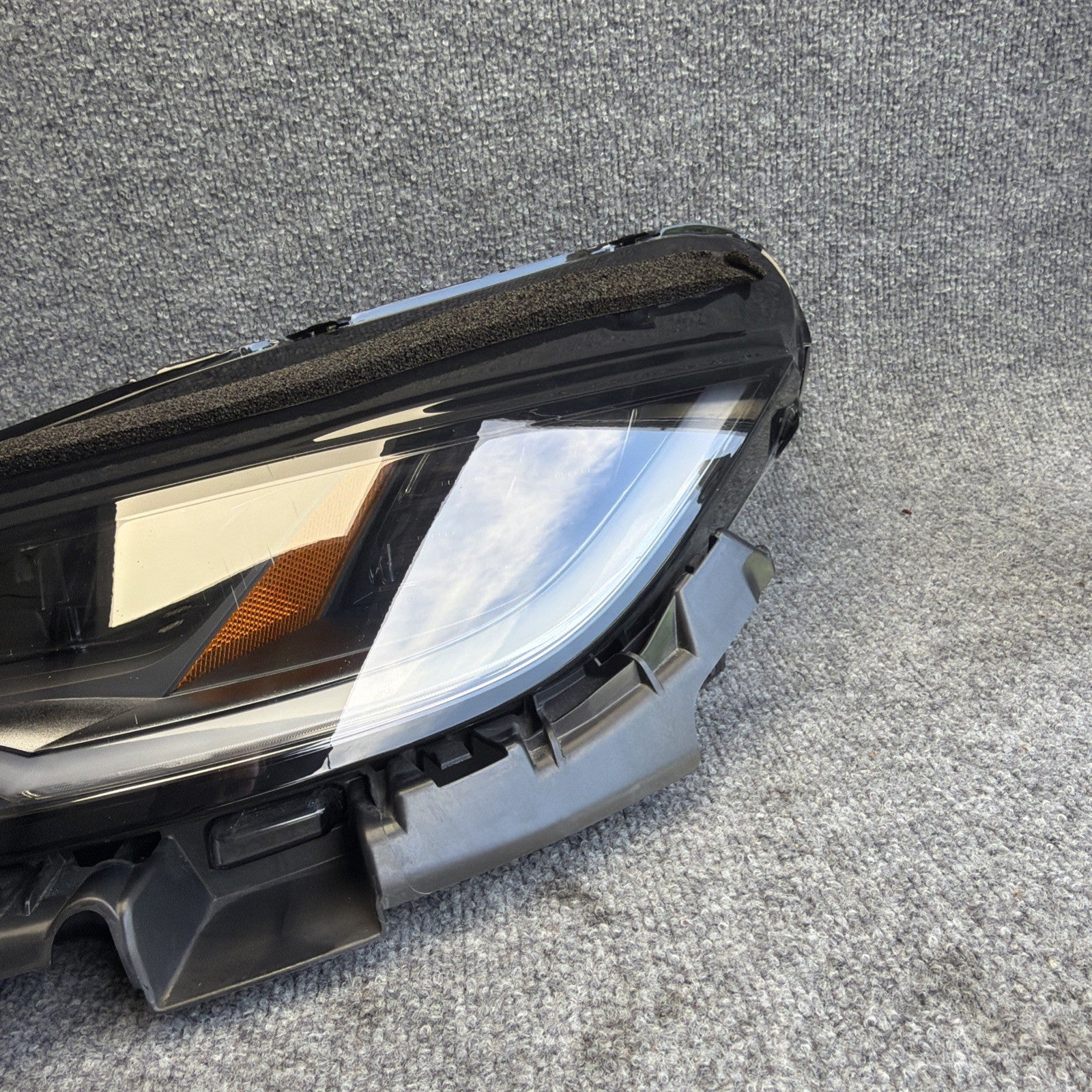 2024-2025 TESLA MODEL 3 HEADLIGHT OEM LEFT LH DRIVER SIDE LED 1694086-00-G