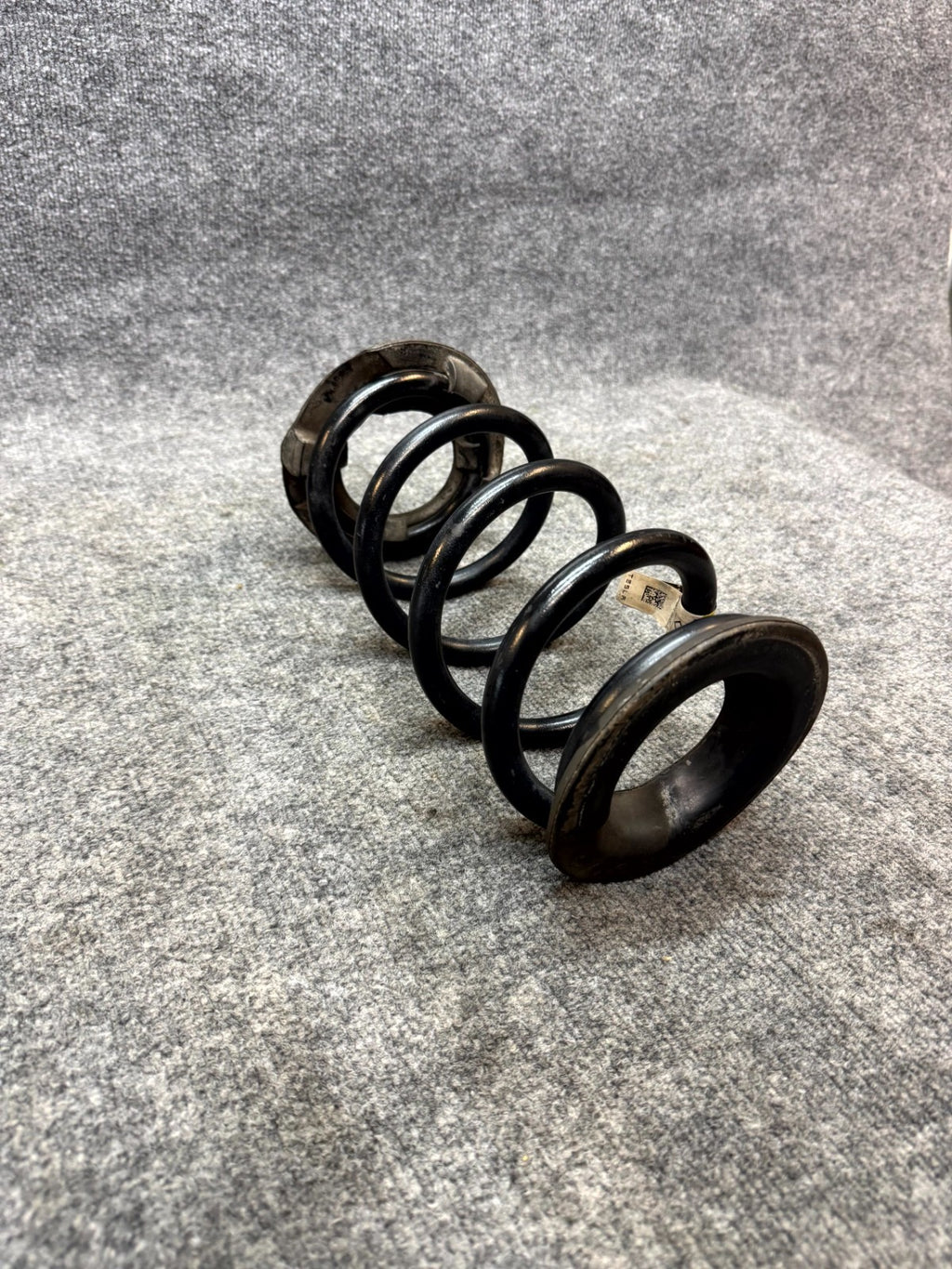 2017 - 2023 TESLA MODEL 3 REAR LEFT OR RIGHT SIDE COIL SPRING OEM, 1044472-00-G
