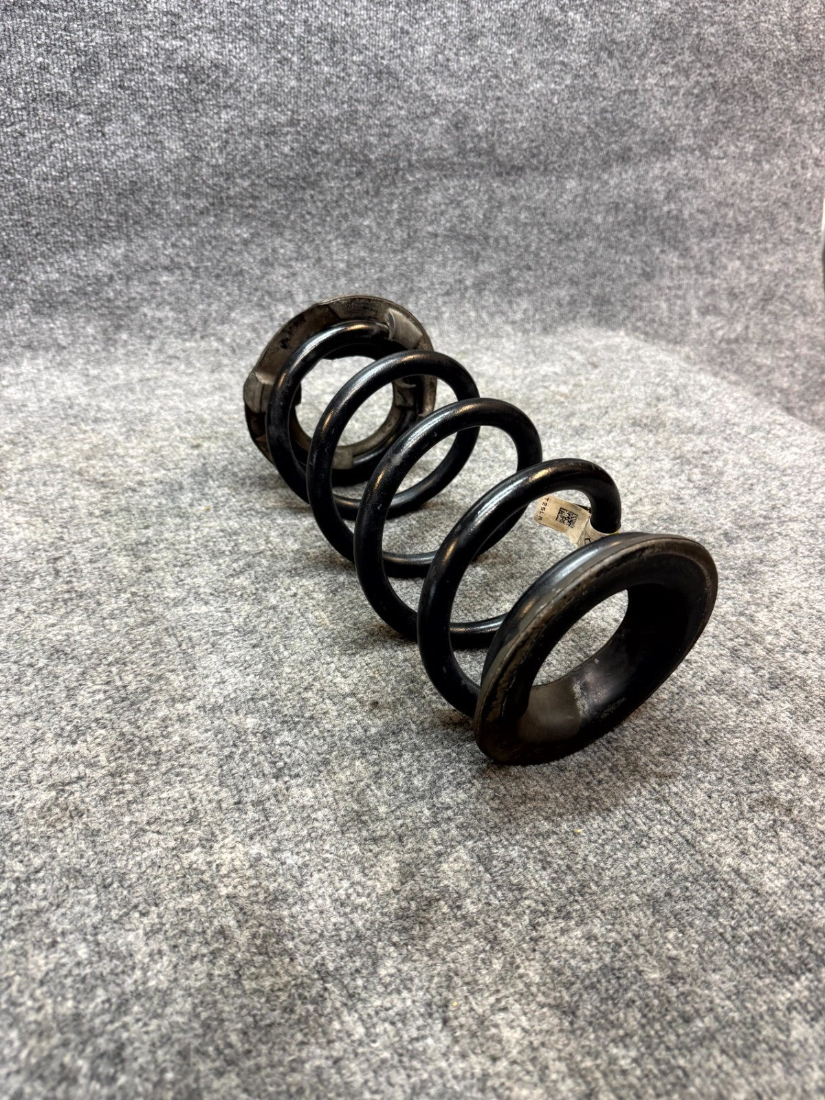 2017 - 2023 TESLA MODEL 3 REAR LEFT OR RIGHT SIDE COIL SPRING OEM, 1044472-00-G