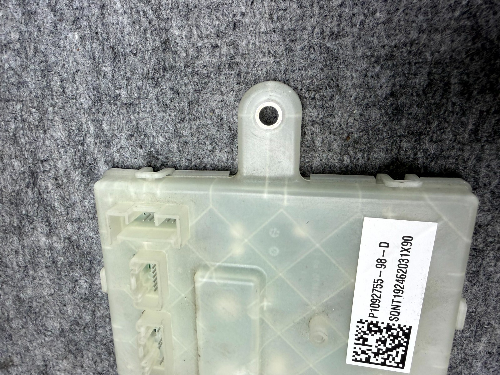 ♦️2017 – 2023 TESLA MODEL 3 CHARGING PORT CONTROL MODULE UNIT OEM, P1092755-98-D