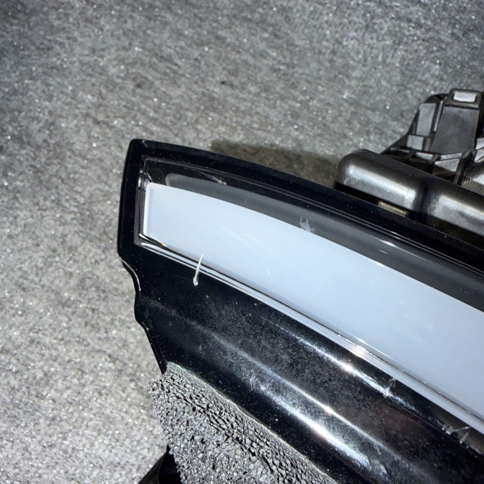2025-2026 TESLA MODEL Y HEADLIGHT RIGHT PASSENGER SIDE LED 1918358-00-D OEM