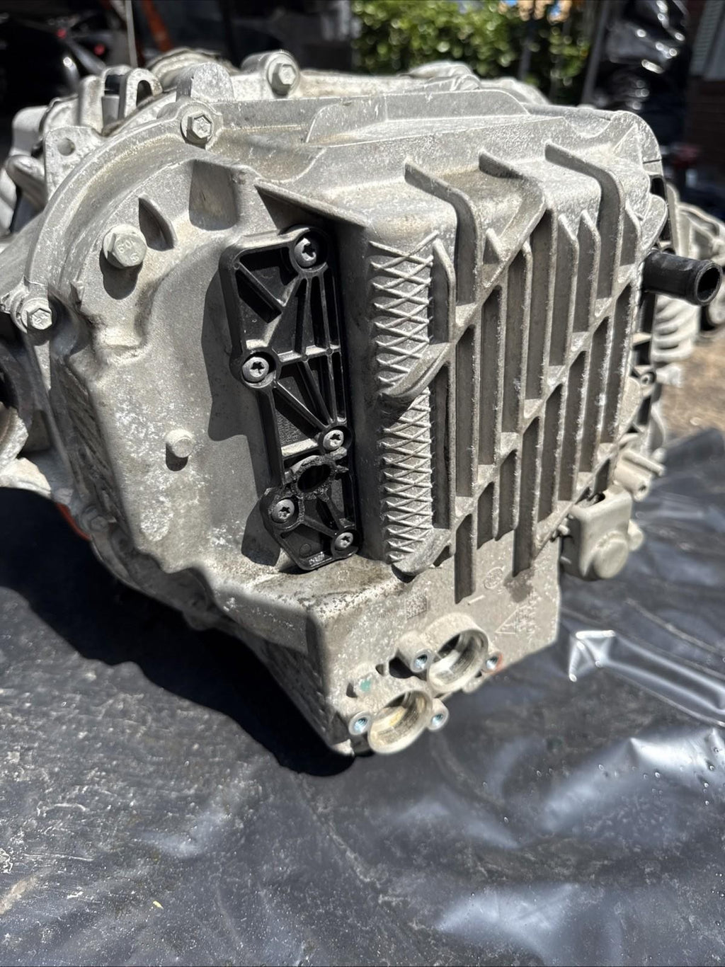 ♦️16-20 TESLA MODEL S X AWD SMALL REAR DRIVE UNIT ENGINE MOTOR OEM,1037000-00-F​