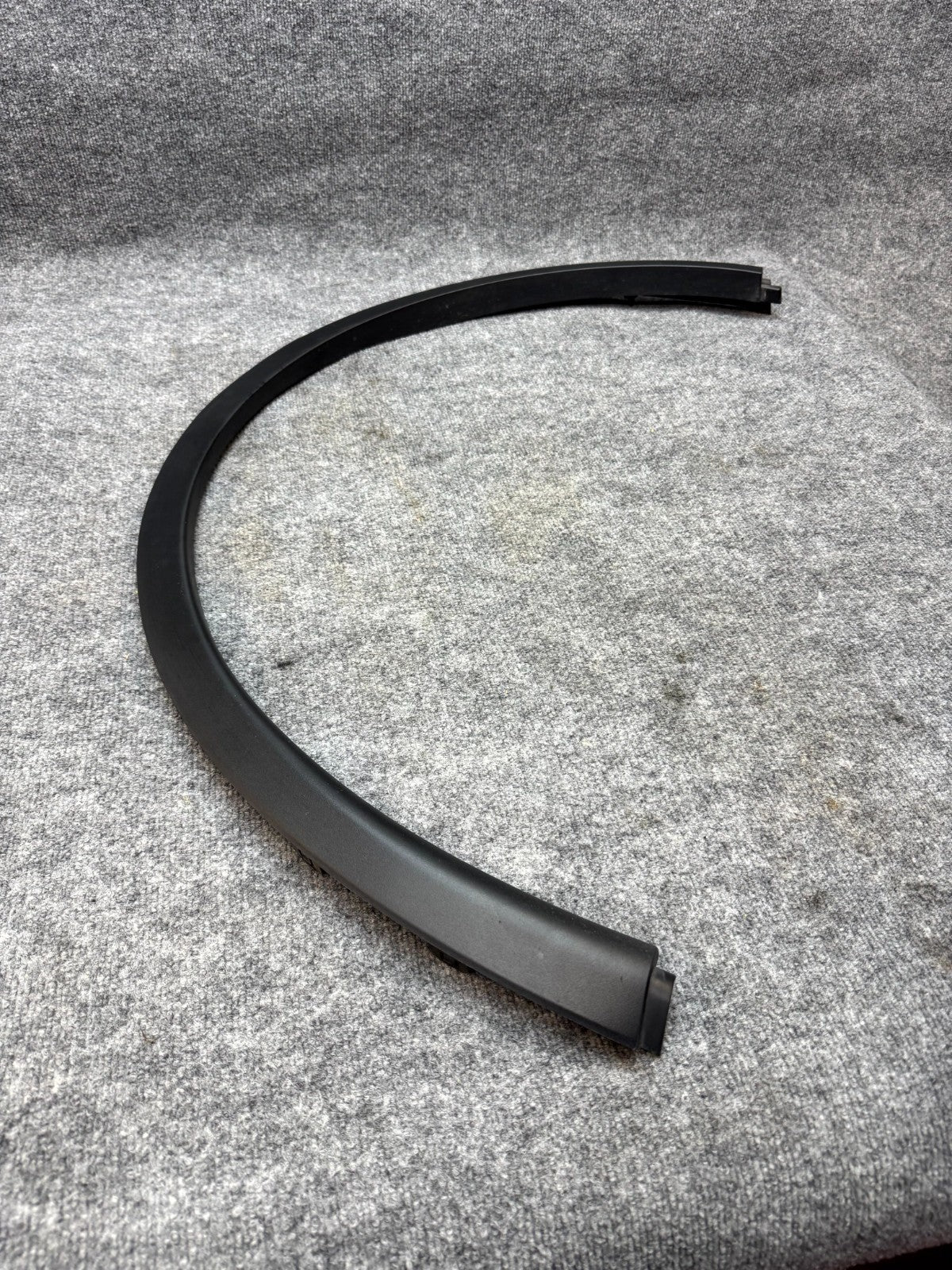 2020 - 2024 TESLA MODEL Y REAR RIGHT SIDE WHEEL FLARE MOLDING OEM, 1494164-00-C